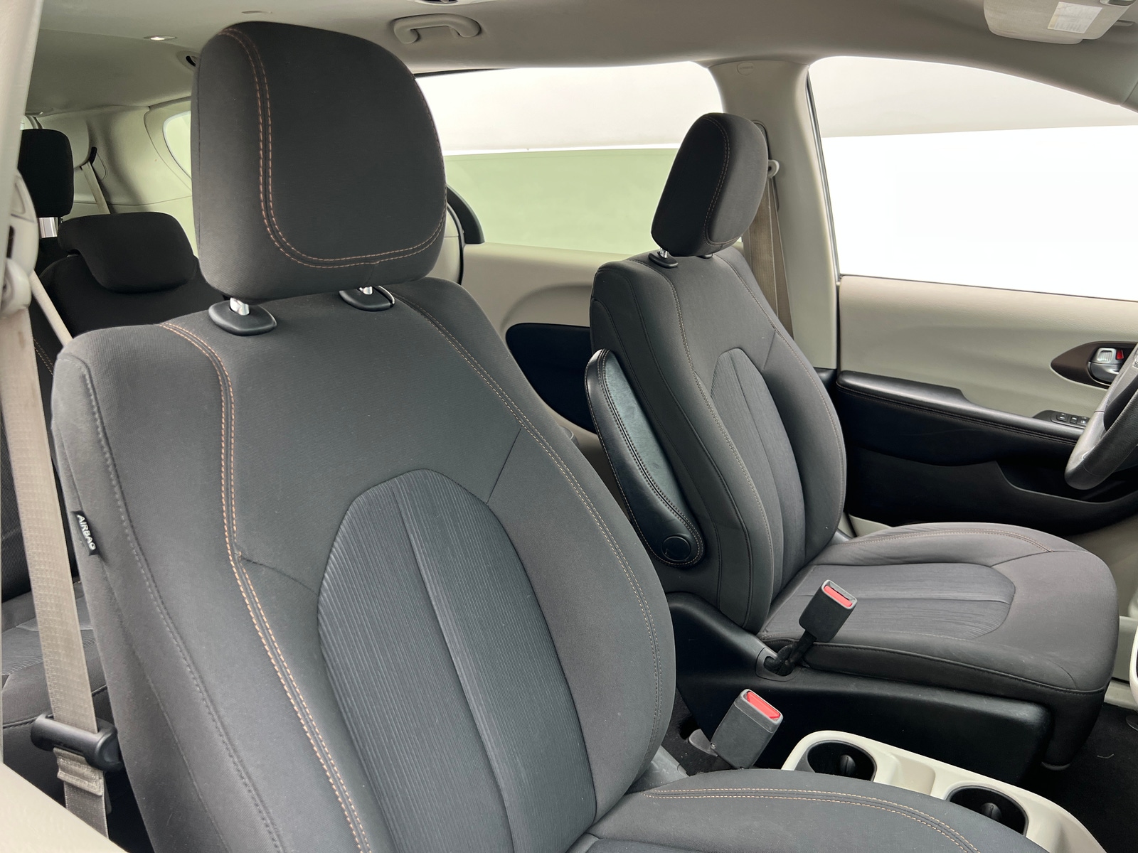 Thumbnail: 2017 Chrysler Pacifica - 2