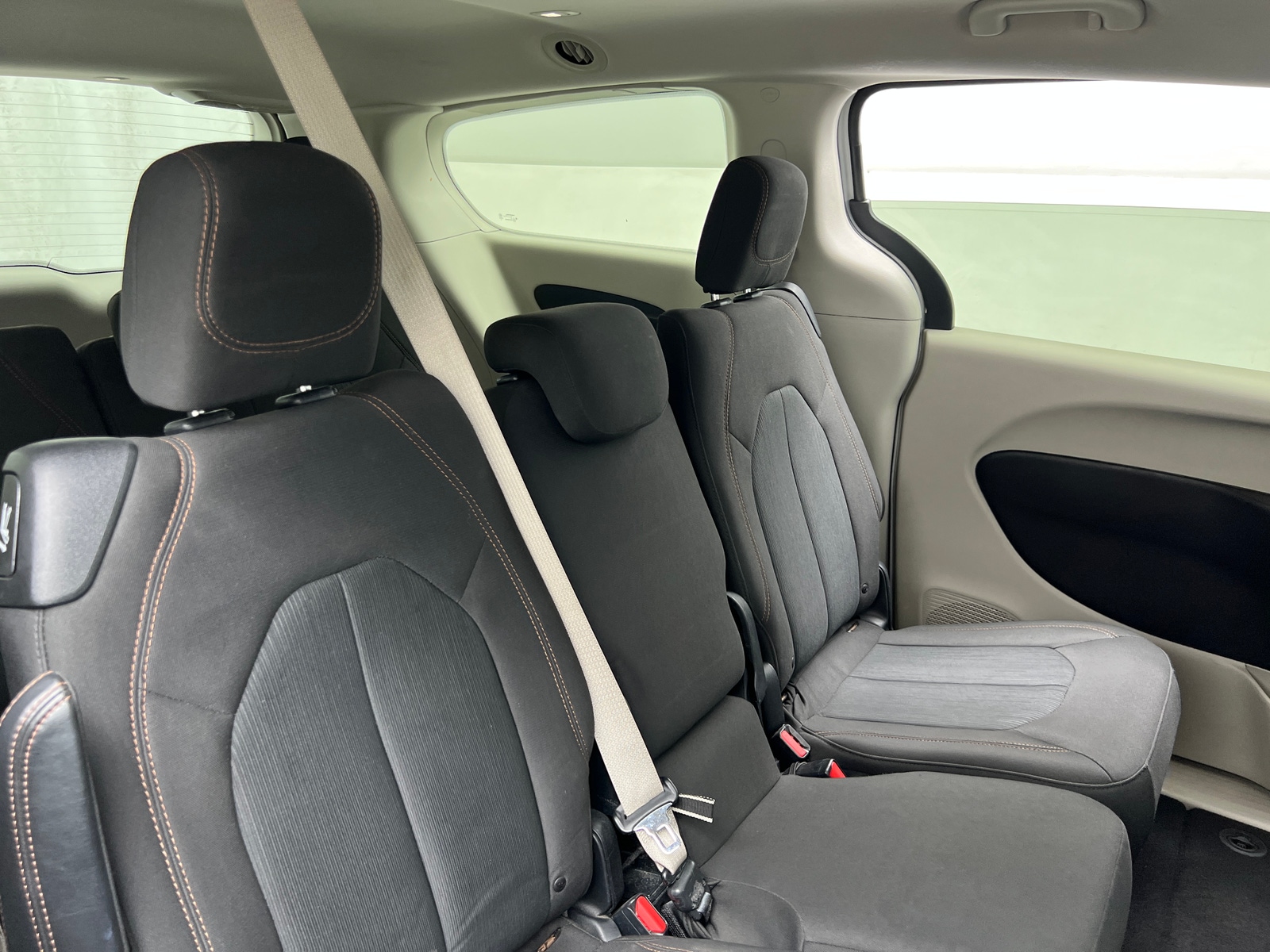 Thumbnail: 2017 Chrysler Pacifica - 6