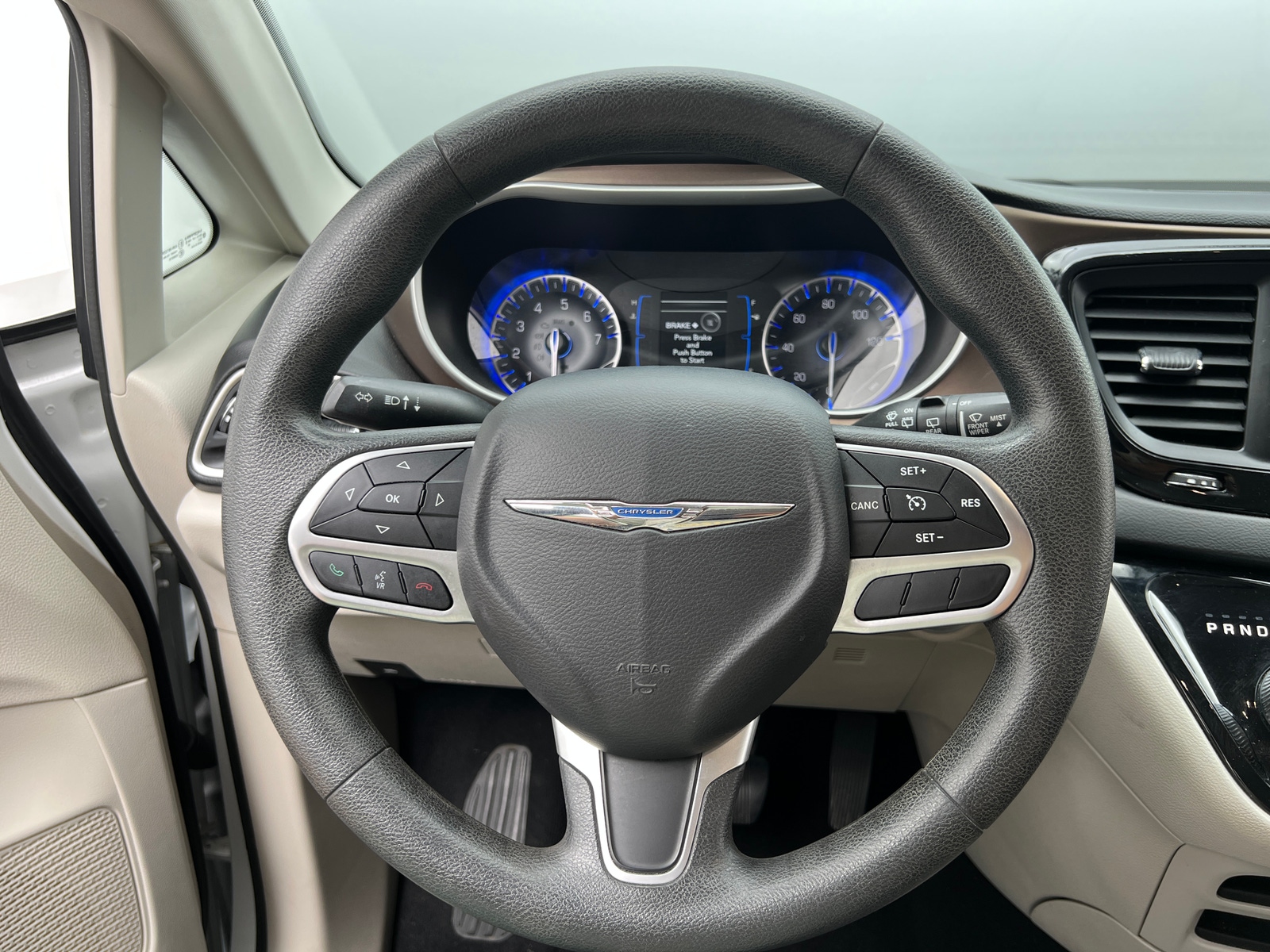 Thumbnail: 2017 Chrysler Pacifica - 5