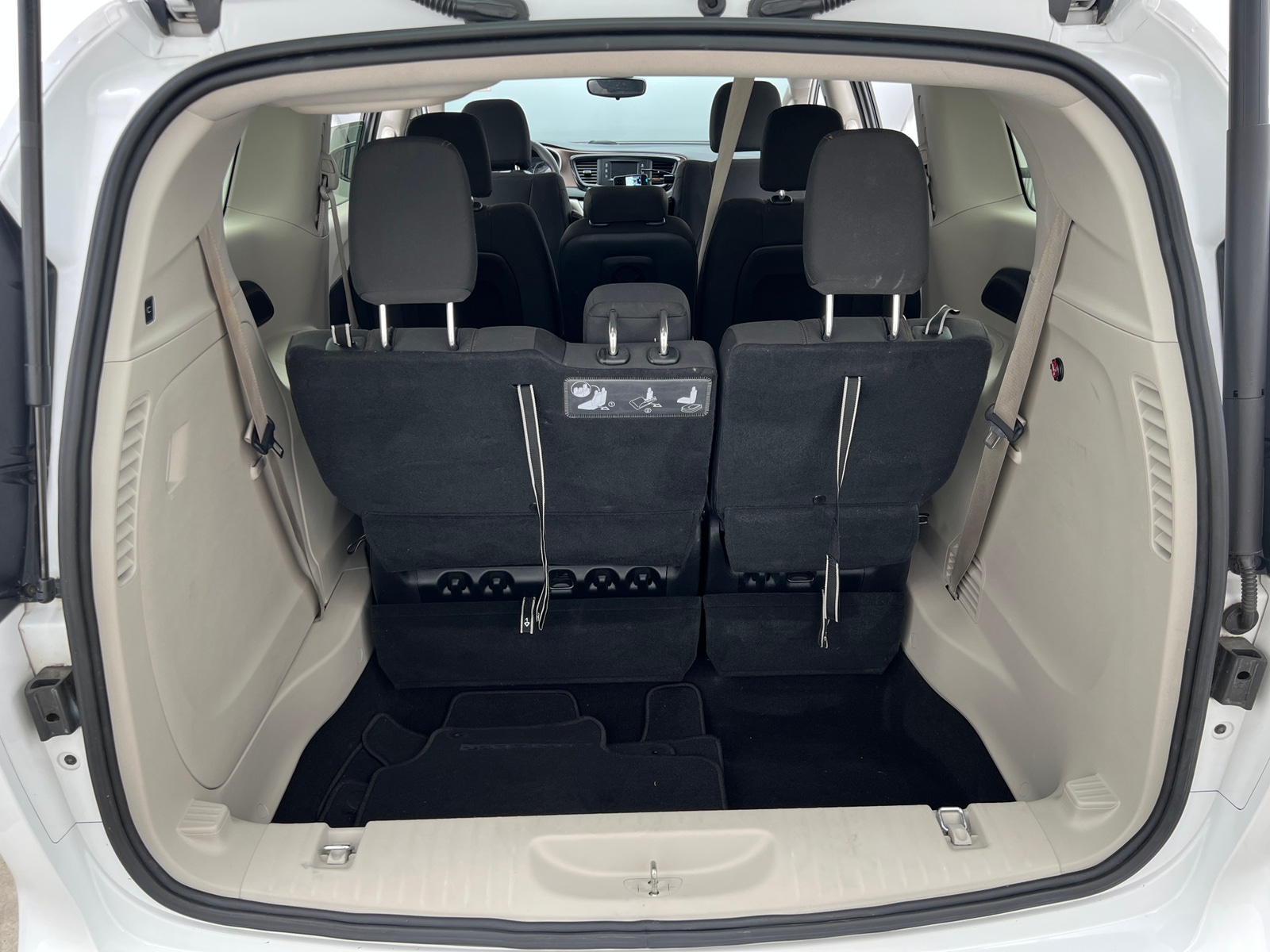 Thumbnail: 2017 Chrysler Pacifica - 7