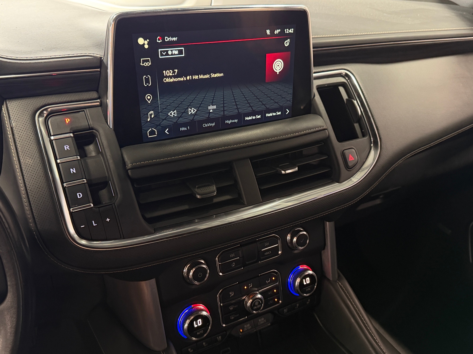 Thumbnail: 2023 GMC Yukon XL - 3