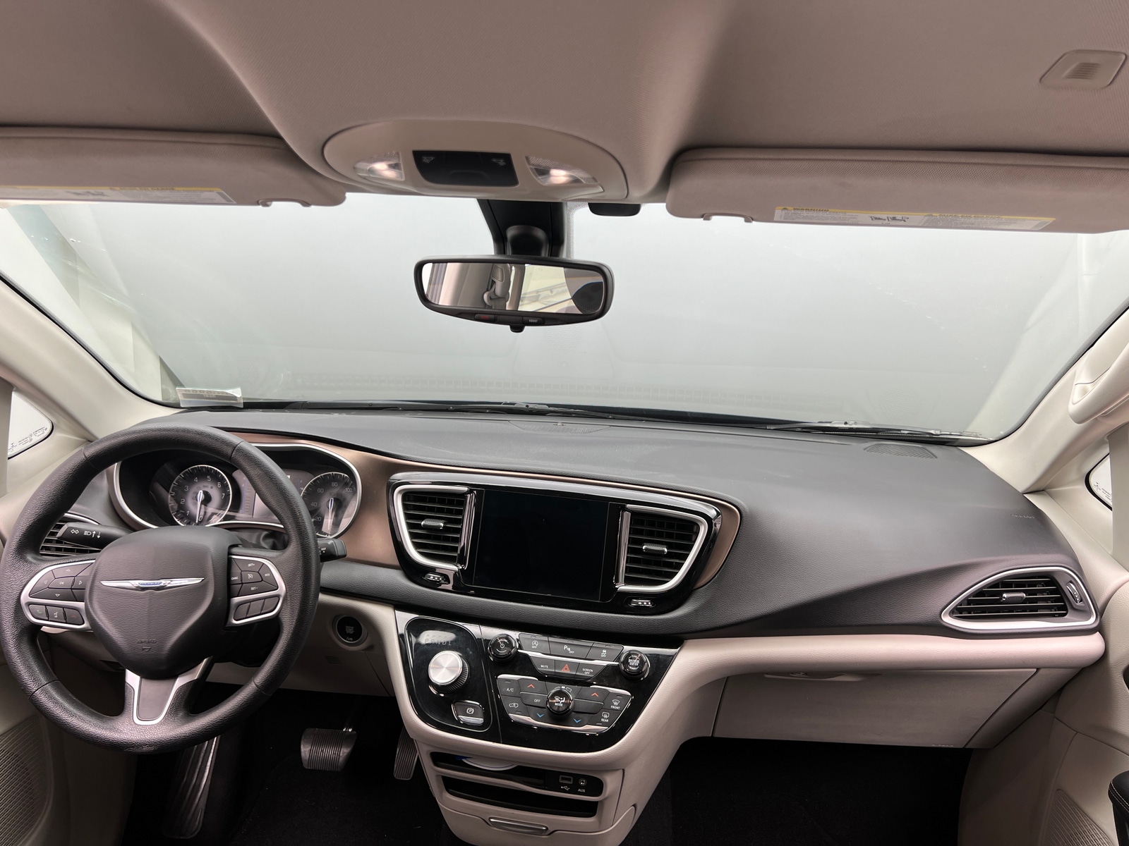 Thumbnail: 2019 Chrysler Pacifica - 3