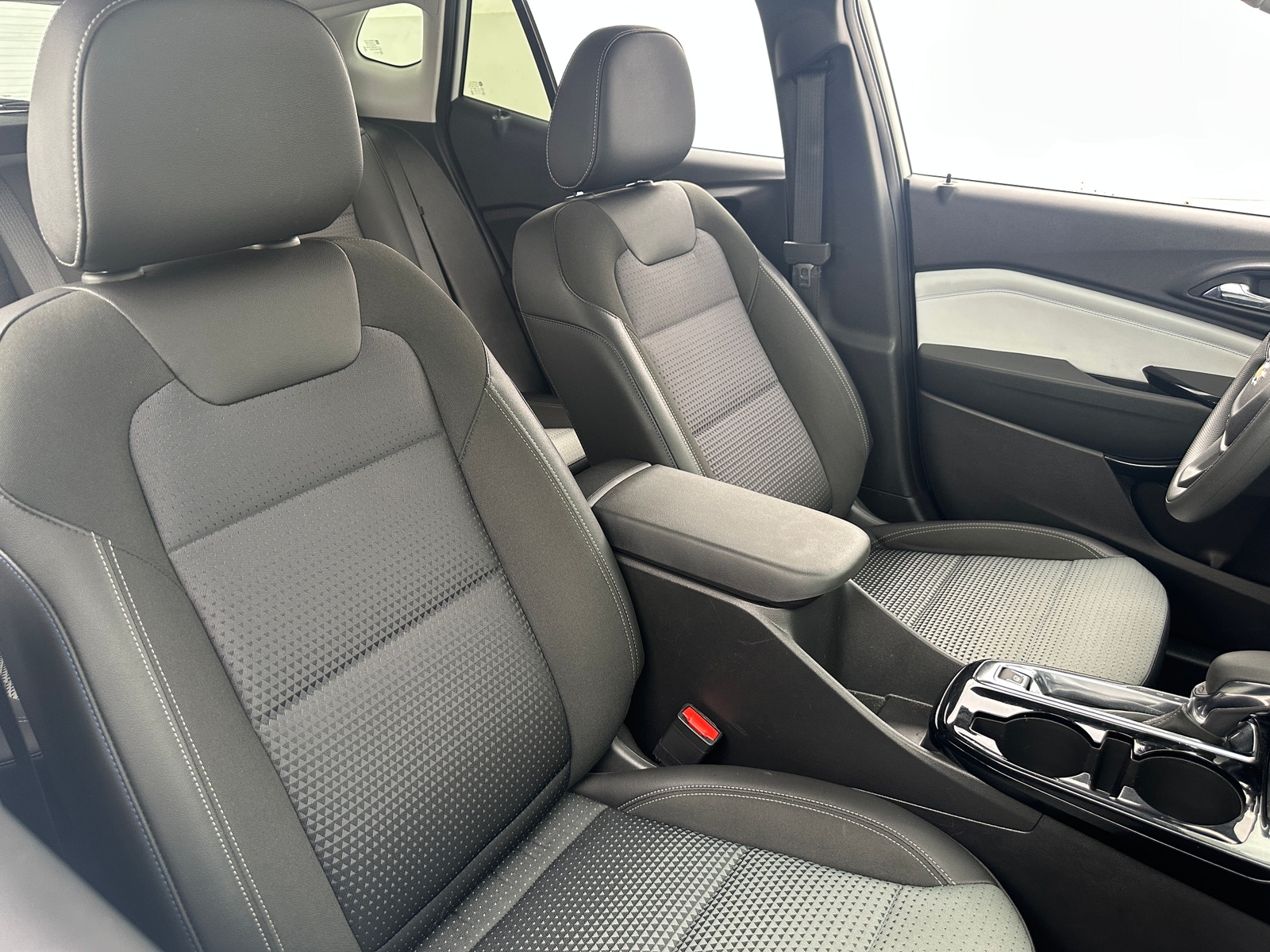 Thumbnail: 2025 Chevrolet Trax - 2