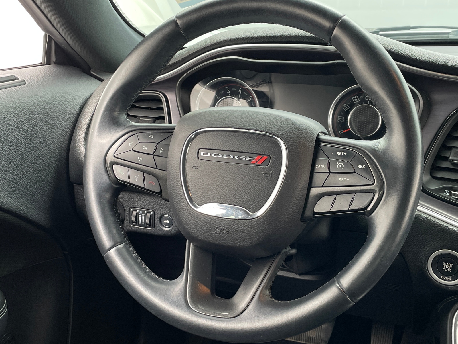 Thumbnail: 2016 Dodge Challenger - 4