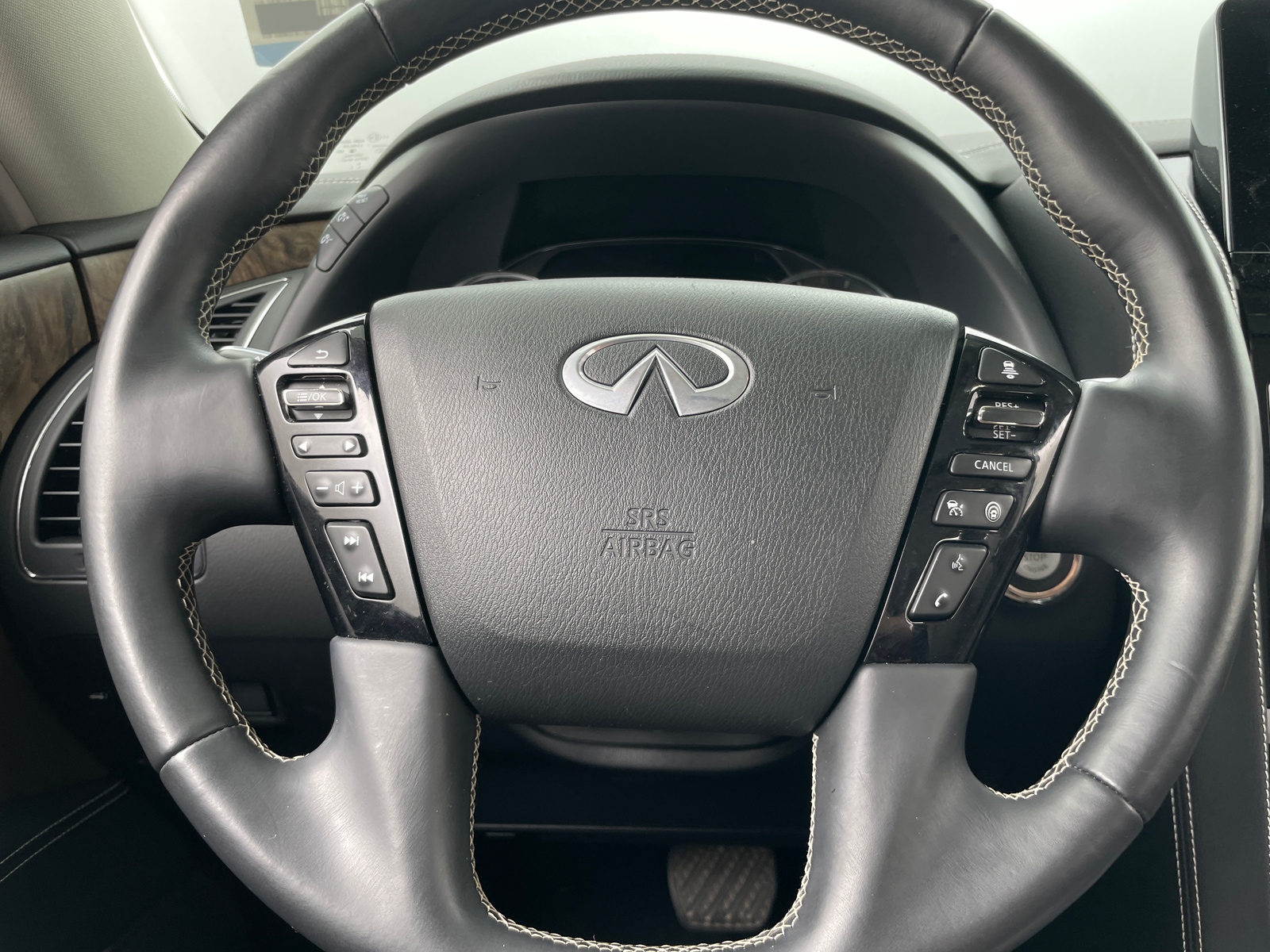 Thumbnail: 2023 INFINITI QX80 - 4