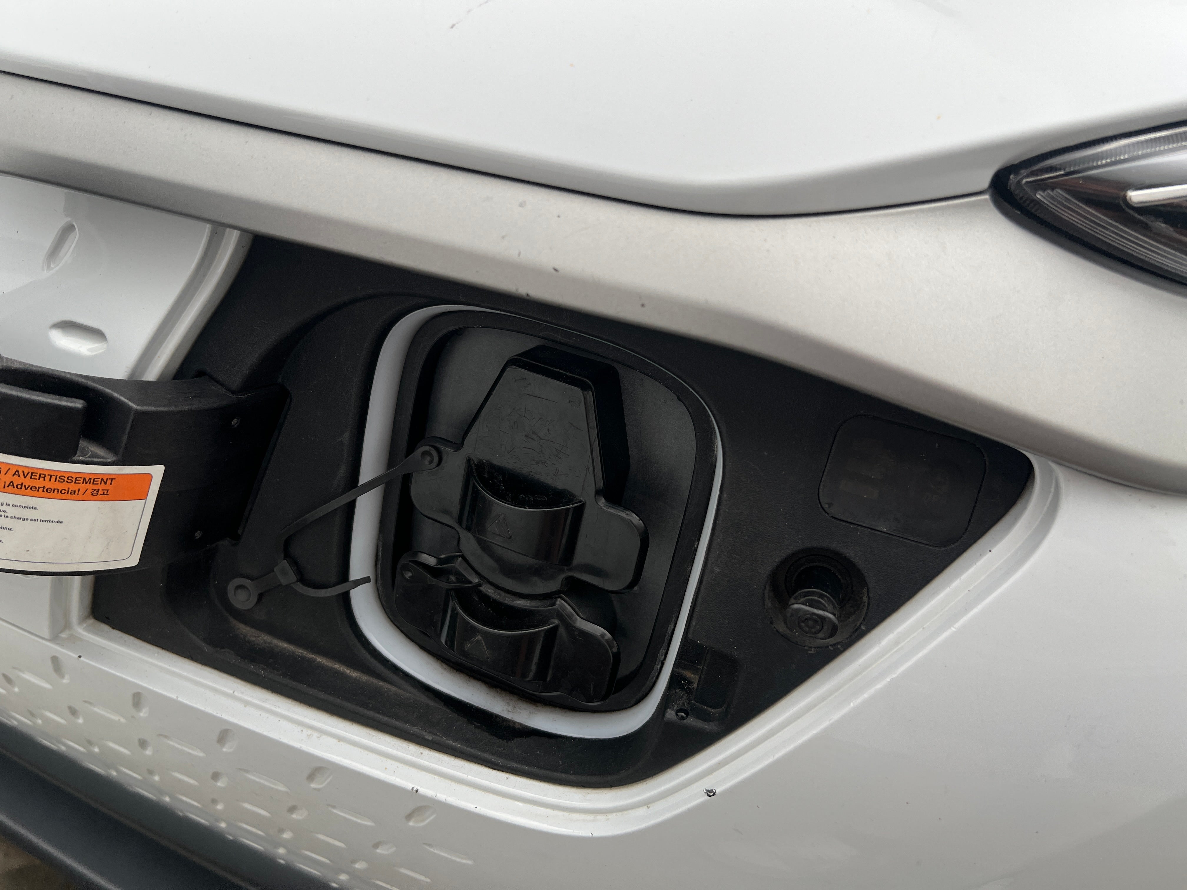 Used 2021 Hyundai Kona EV Limited with VIN KM8K33AG5MU099406 for sale in Oak Creek, WI