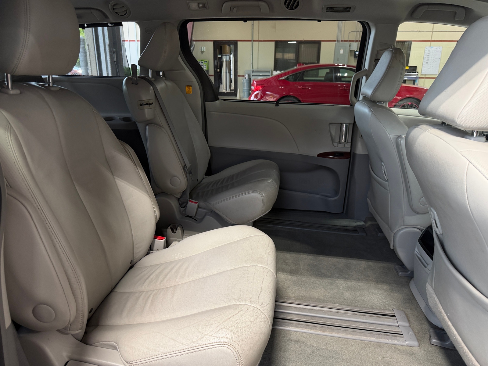 Thumbnail: 2013 Toyota Sienna - 5