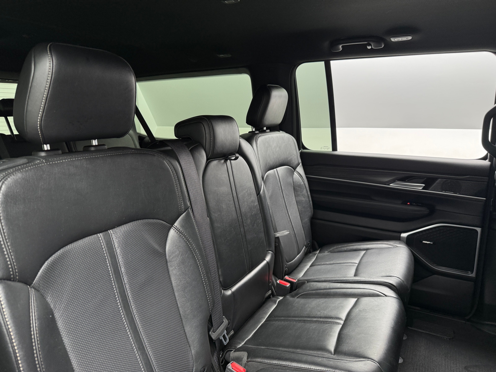 Thumbnail: 2023 Jeep Wagoneer - 5