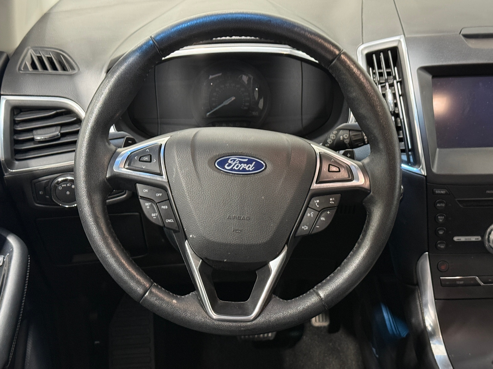 Thumbnail: 2019 Ford Edge - 4