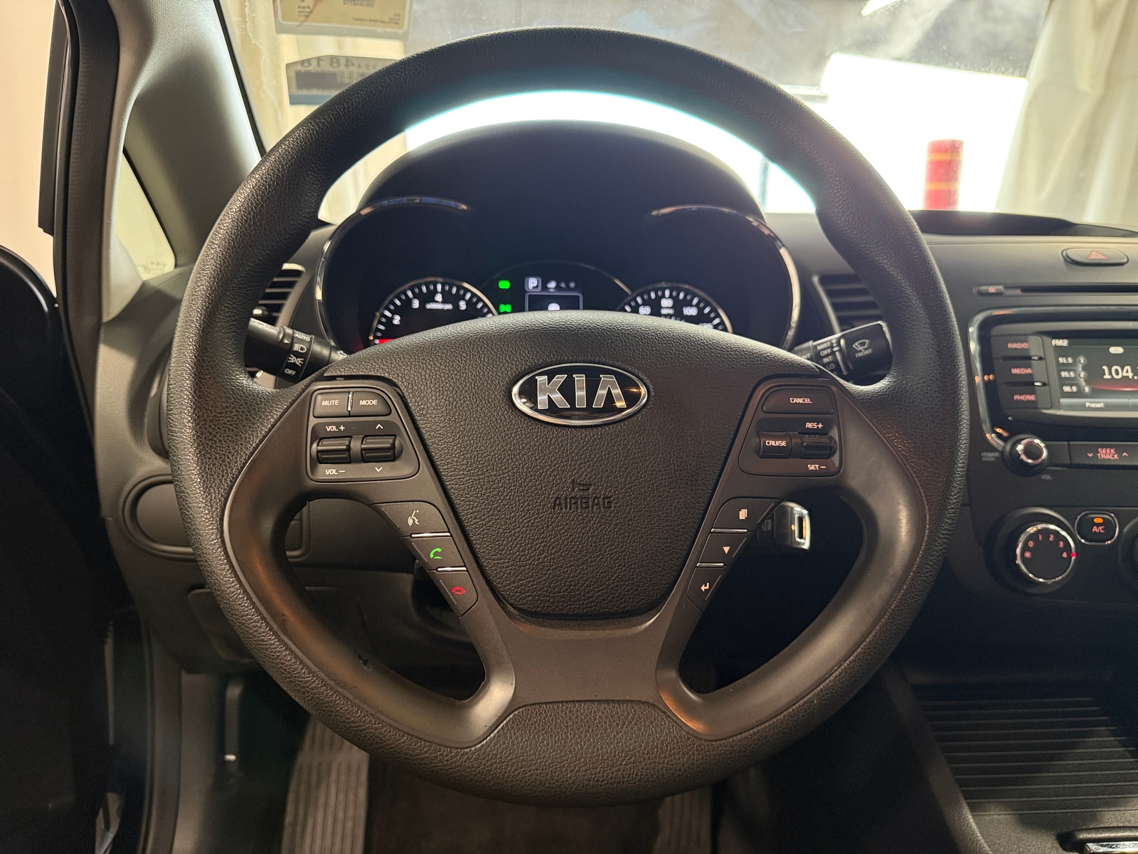Thumbnail: 2017 Kia Forte - 5