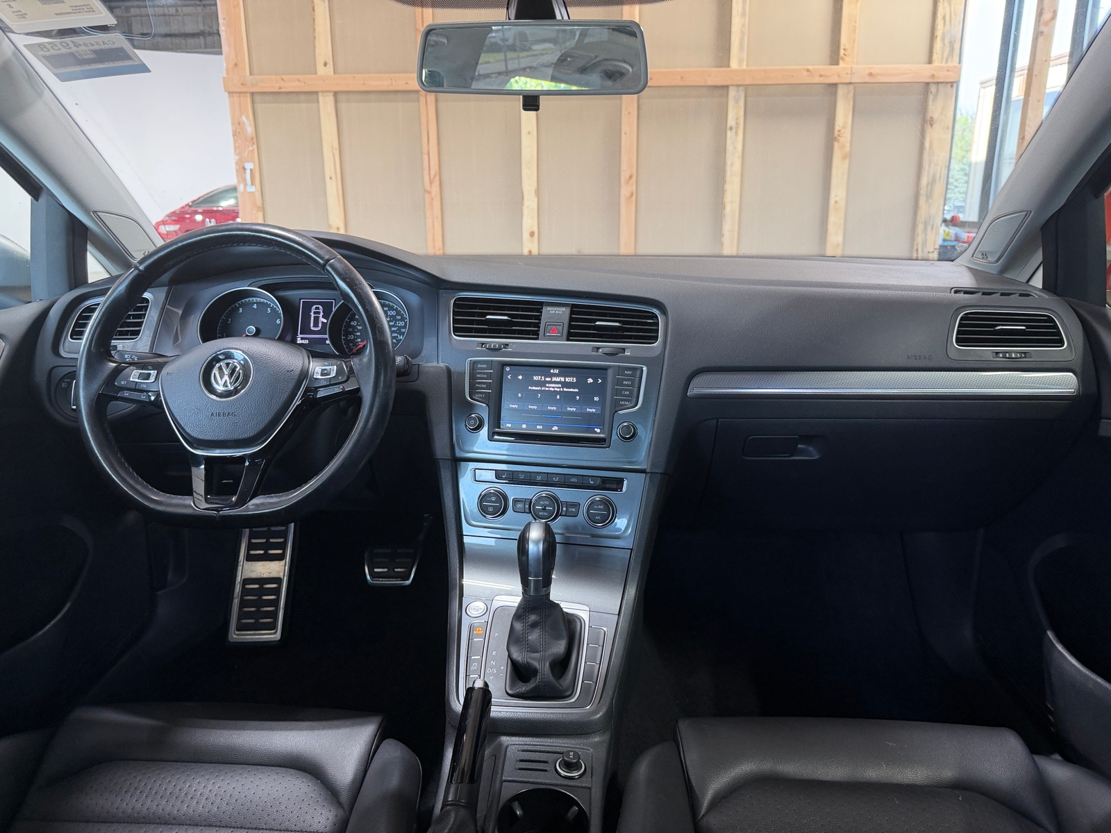 Thumbnail: 2017 Volkswagen Golf - 2