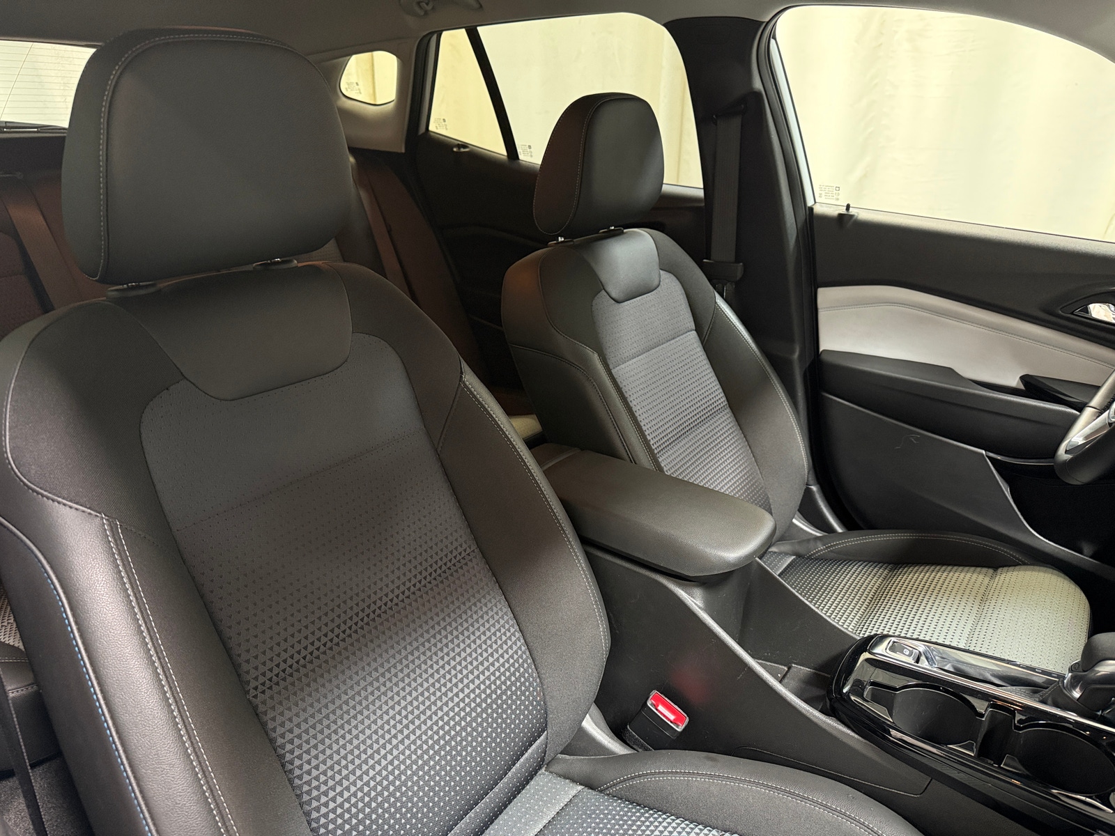 Thumbnail: 2025 Chevrolet Trax - 2