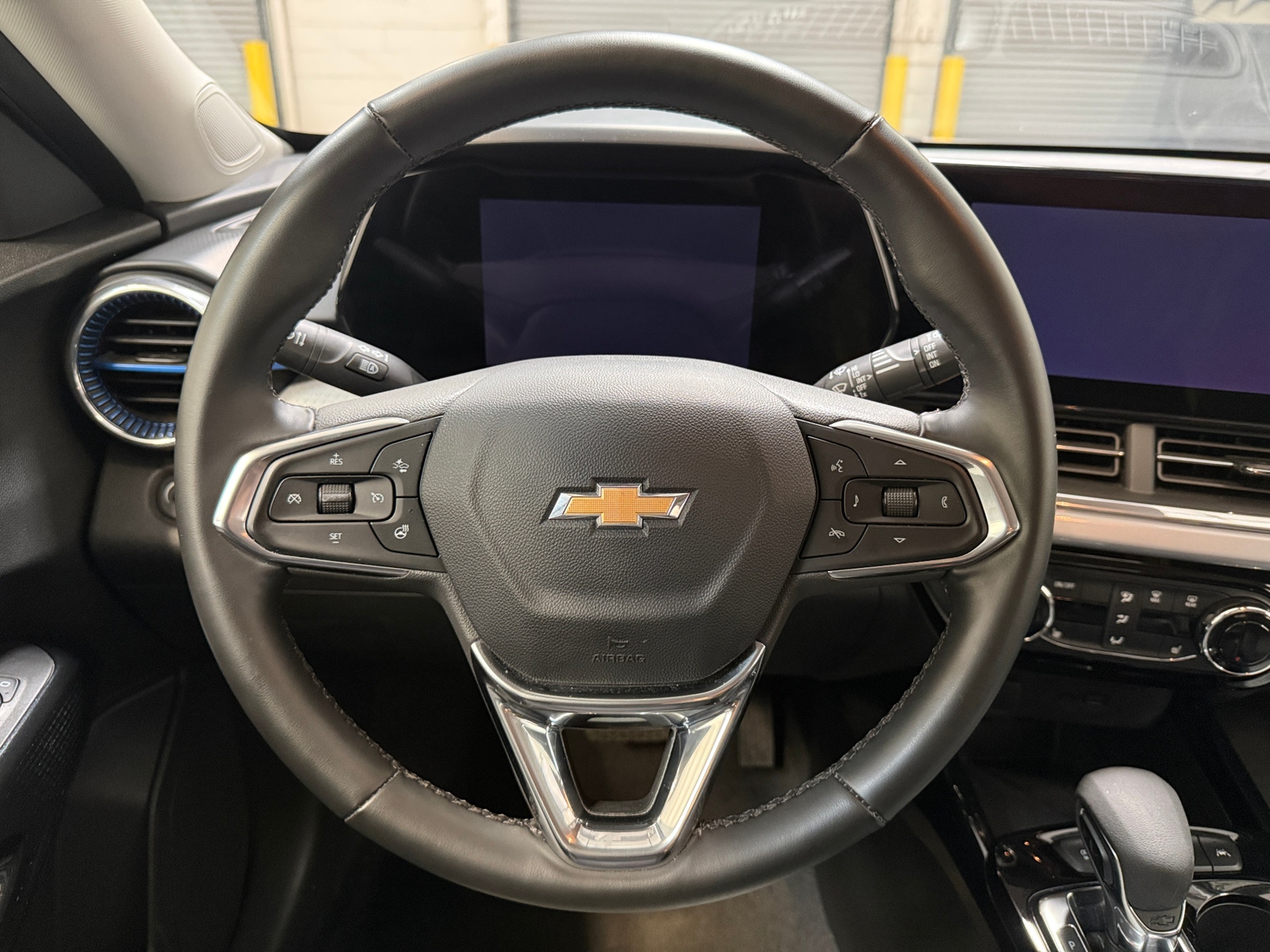 Thumbnail: 2025 Chevrolet Trax - 5