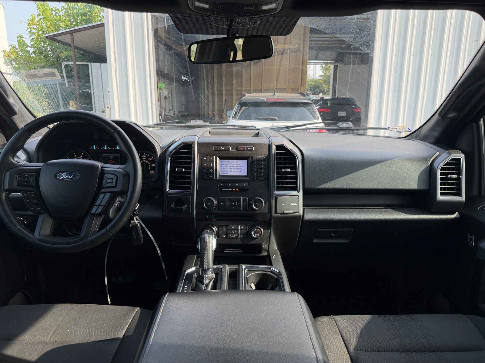 Thumbnail: 2018 Ford Econoline - 3