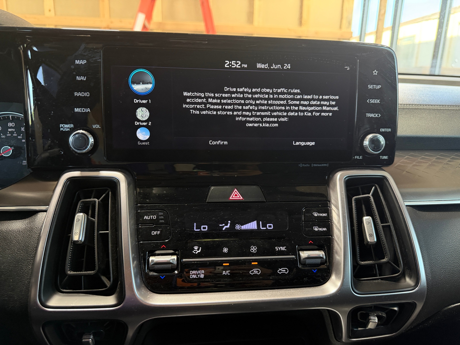Thumbnail: 2023 Kia Sorento - 3