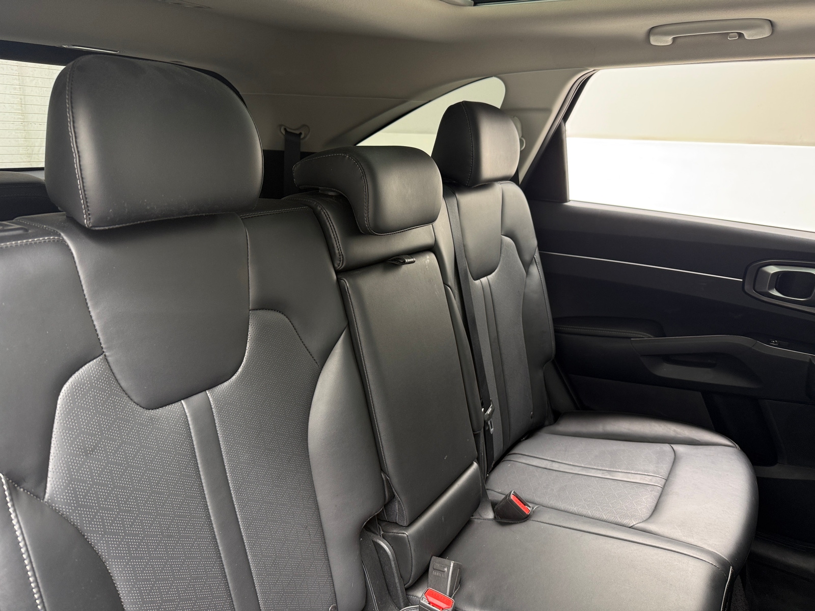 Thumbnail: 2023 Kia Sorento - 5