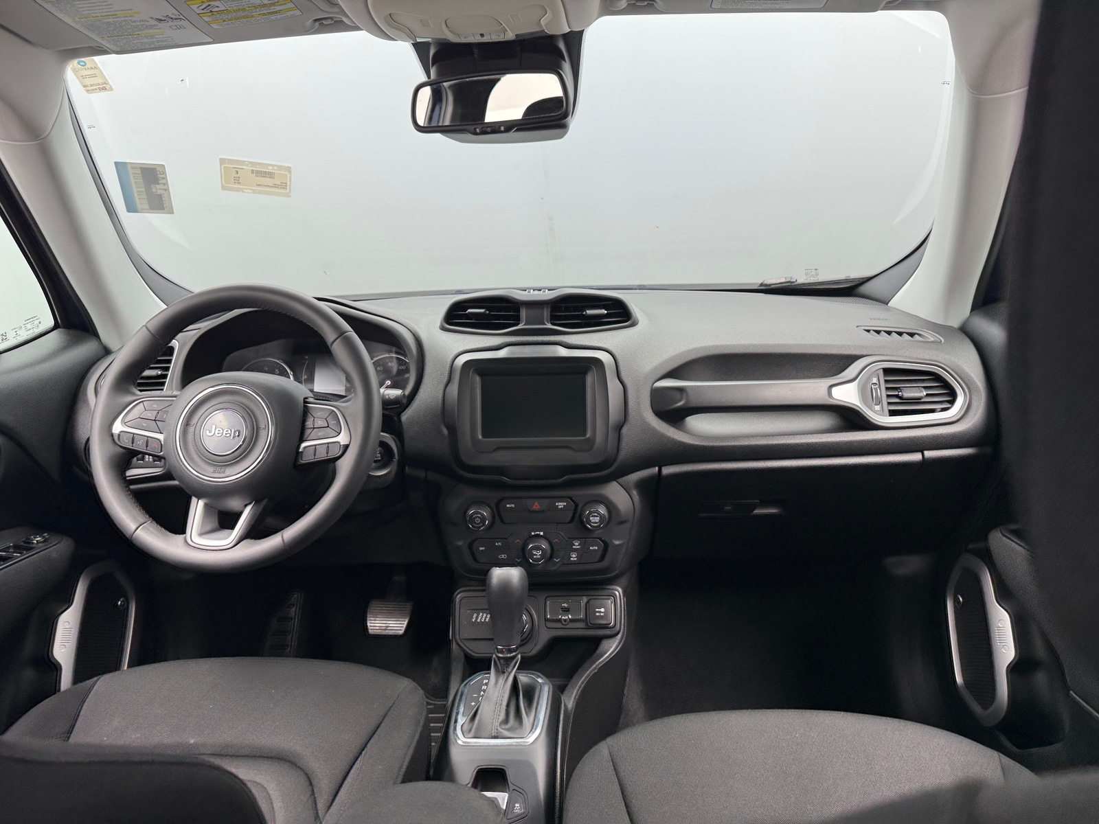 Thumbnail: 2018 Jeep Renegade - 3