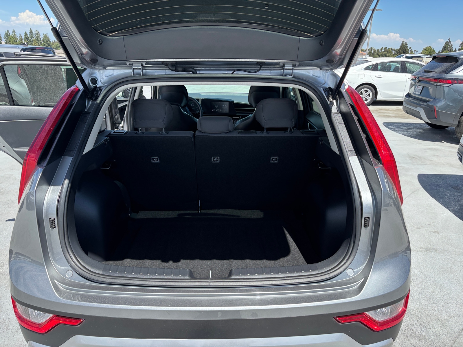 Thumbnail: 2026 Kia Niro - 5