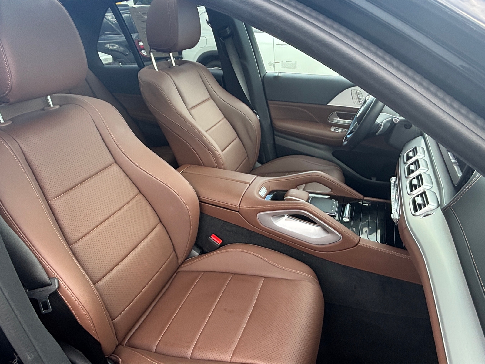 Thumbnail: 2026 Mercedes-Benz GLE - 2