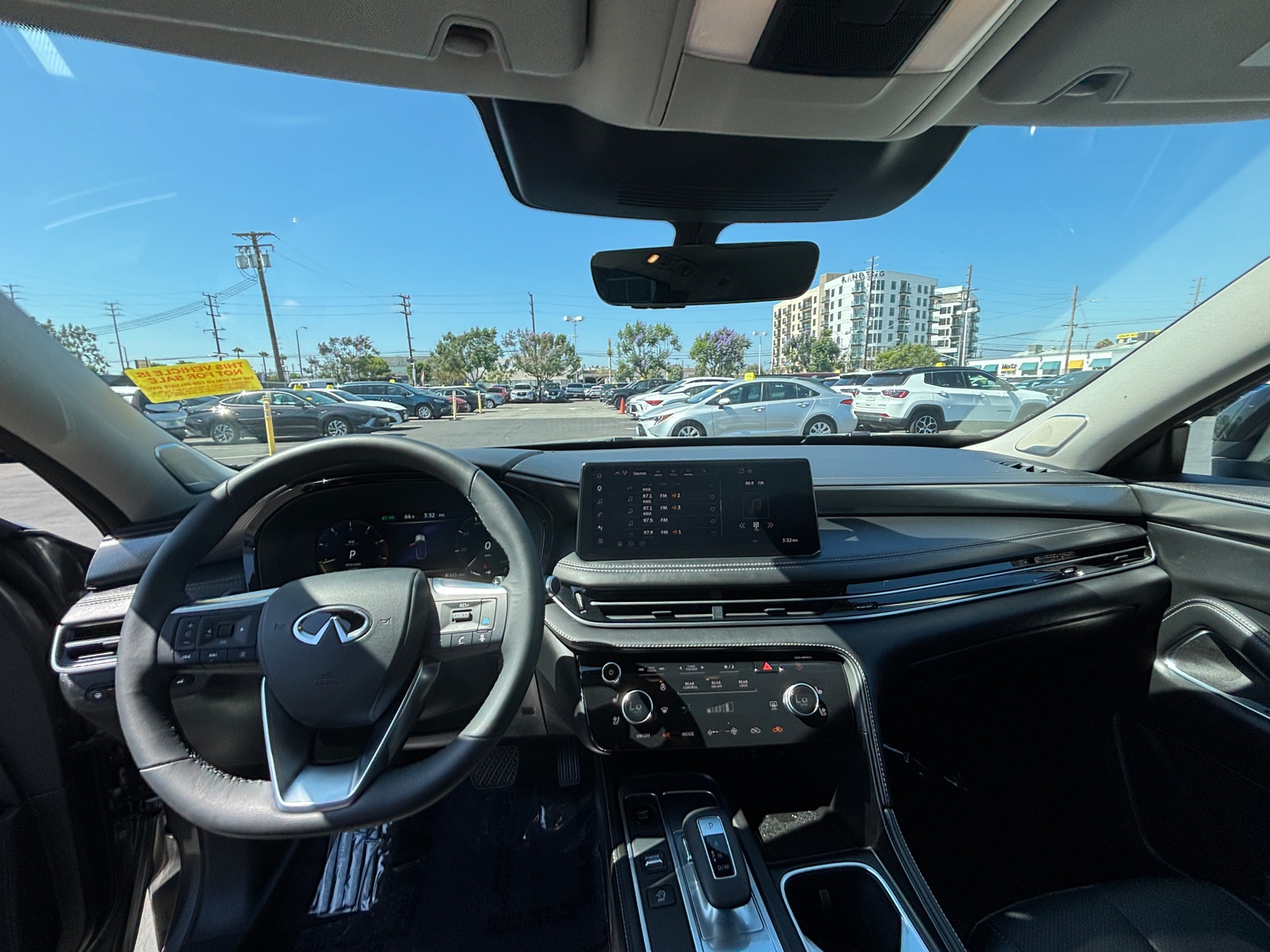 Thumbnail: 2026 INFINITI QX60 - 3