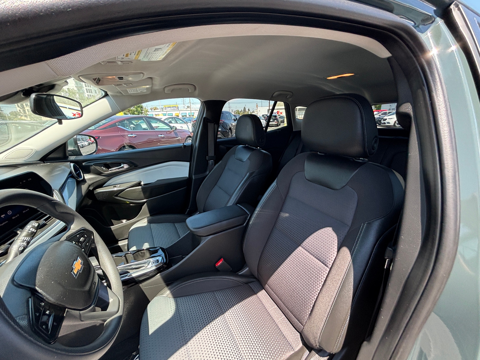 Thumbnail: 2025 Chevrolet Trax - 2