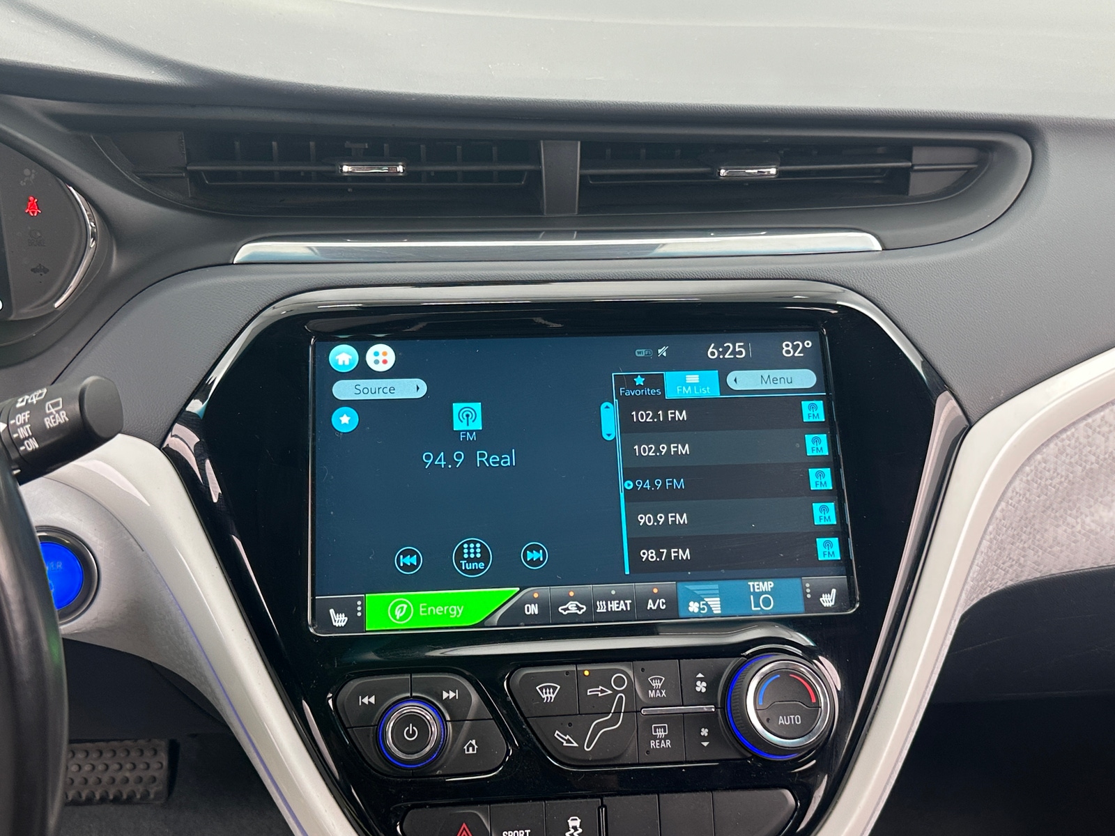 Thumbnail: 2019 Chevrolet Bolt EV - 3