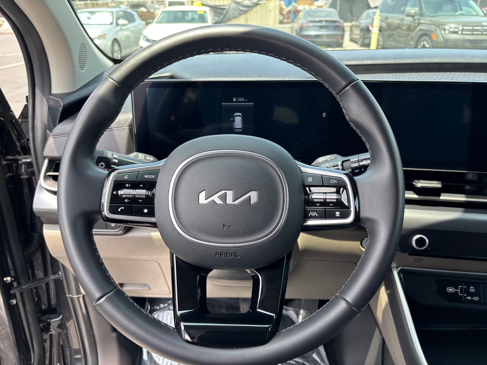 Thumbnail: 2026 Kia Carnival - 4