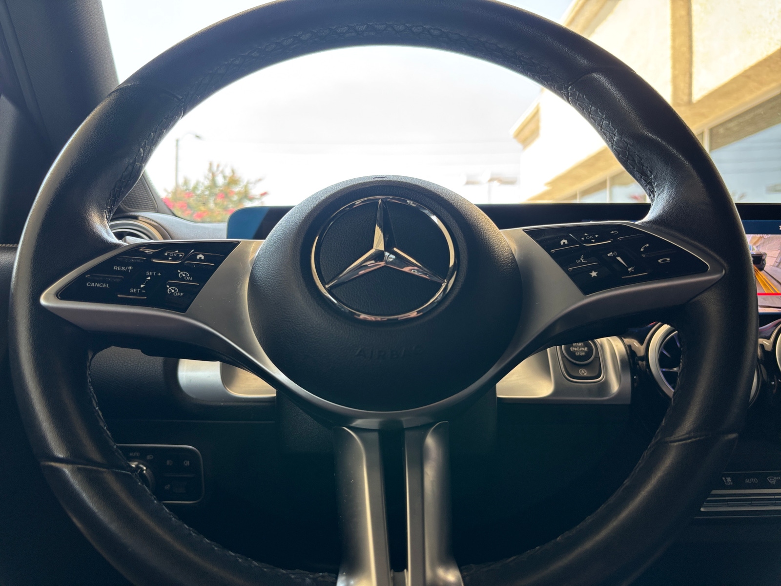 Thumbnail: 2025 Mercedes-Benz GLB - 5