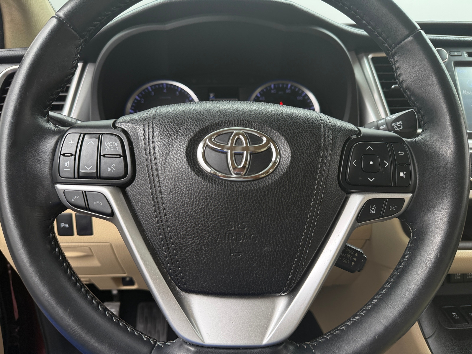Thumbnail: 2018 Toyota Highlander - 4