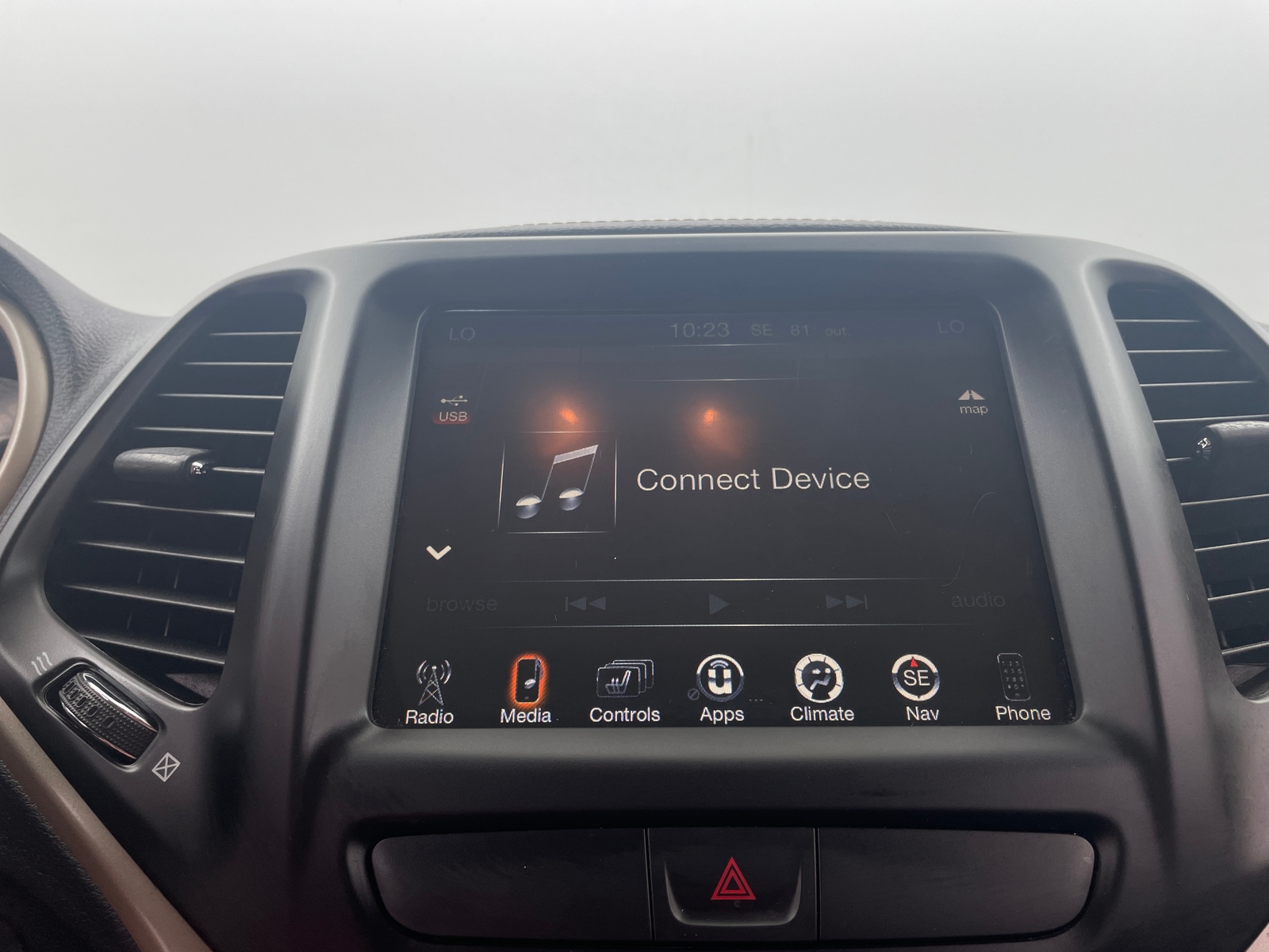 Thumbnail: 2017 Jeep Cherokee - 3