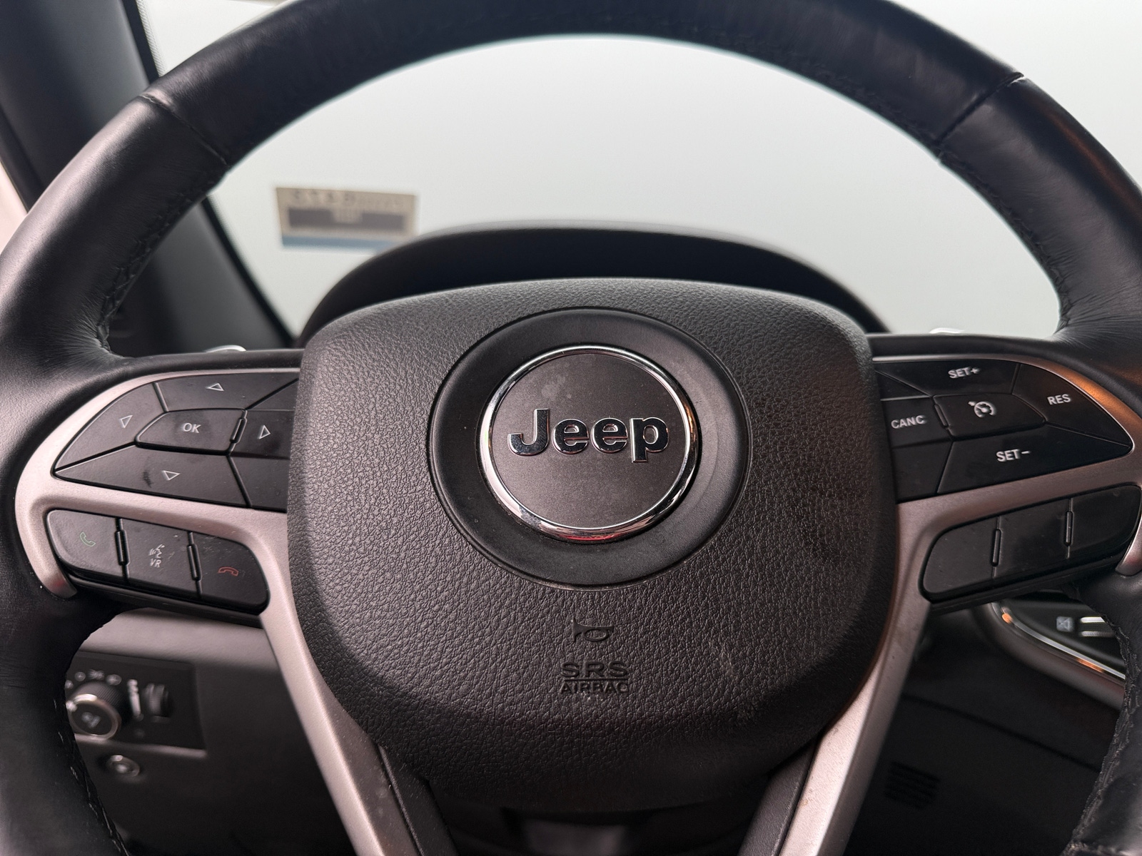 Thumbnail: 2017 Jeep Grand Cherokee - 5