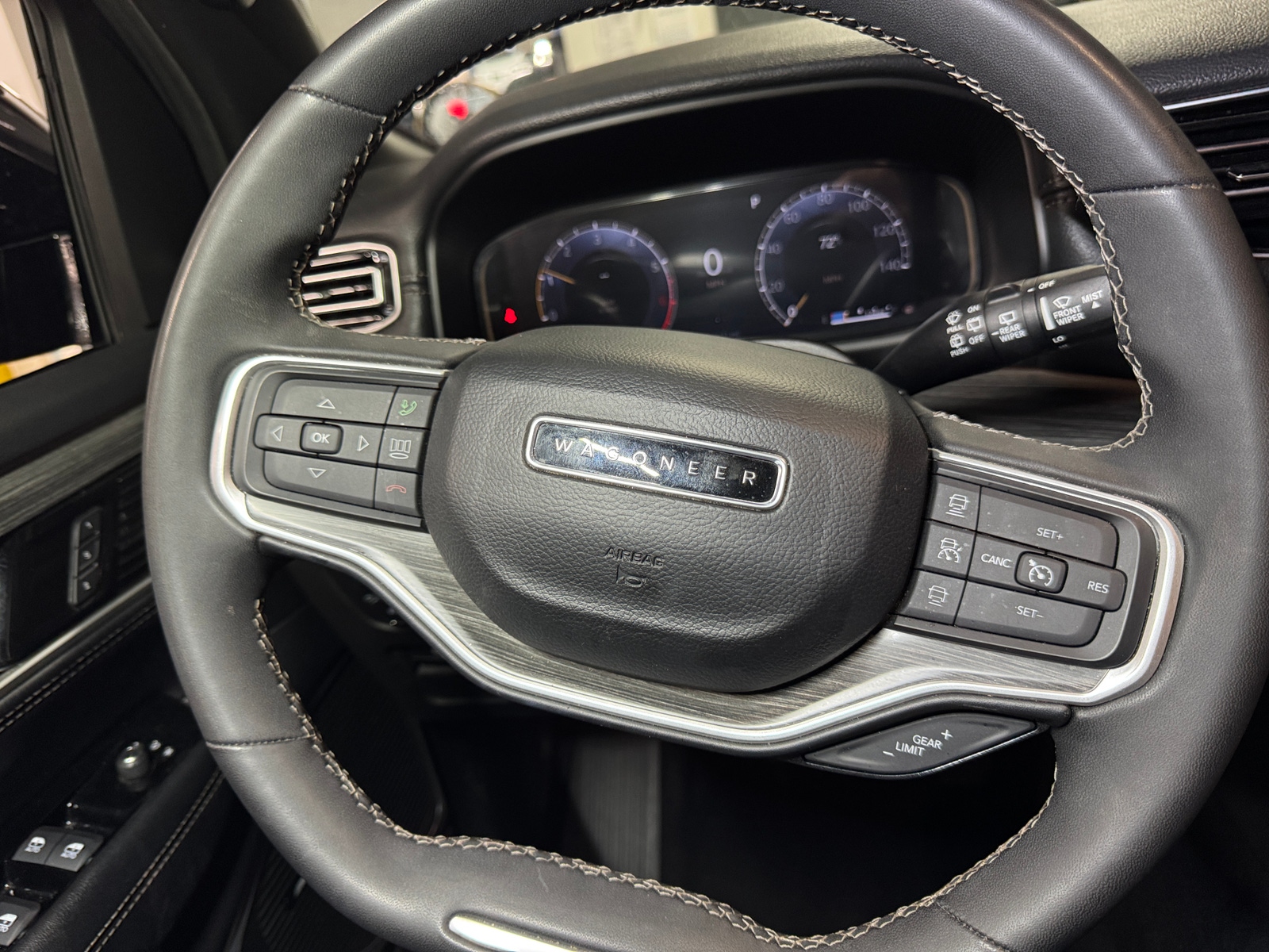 Thumbnail: 2024 Jeep Wagoneer - 4