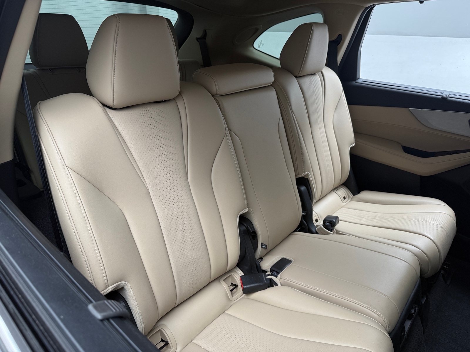Thumbnail: 2025 Acura MDX - 5