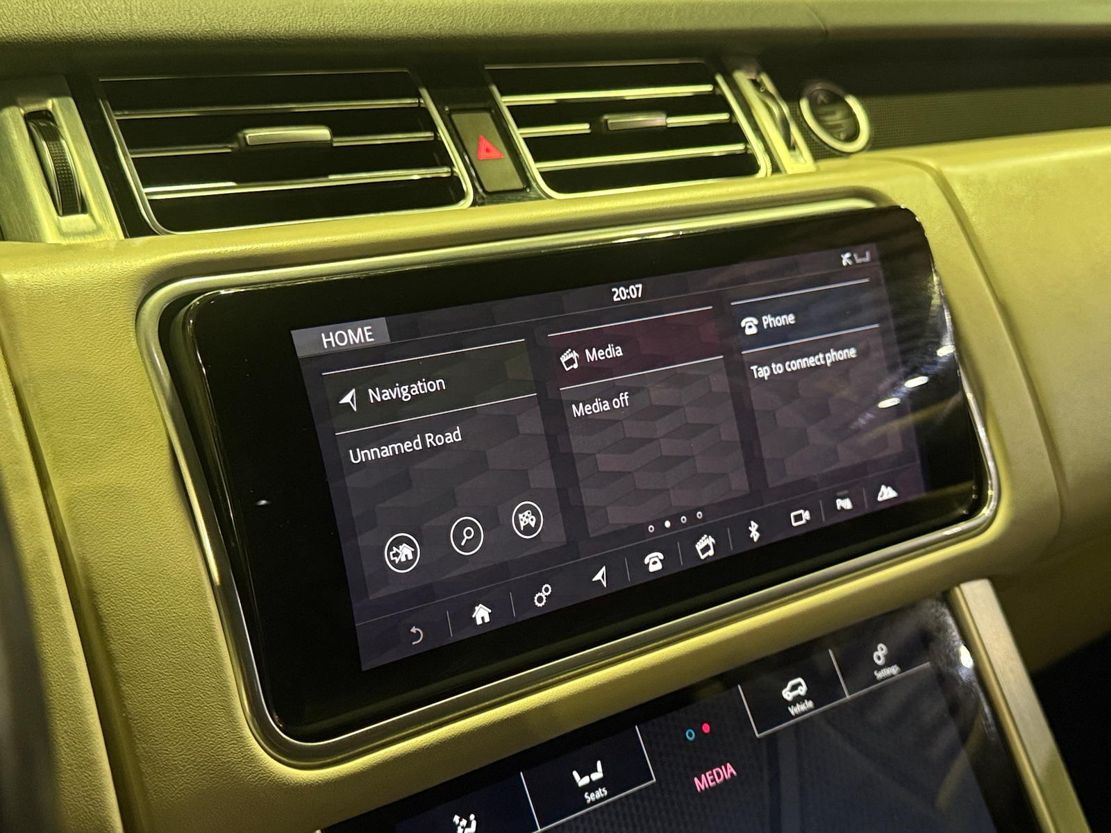 Thumbnail: 2020 Land Rover Range Rover - 3