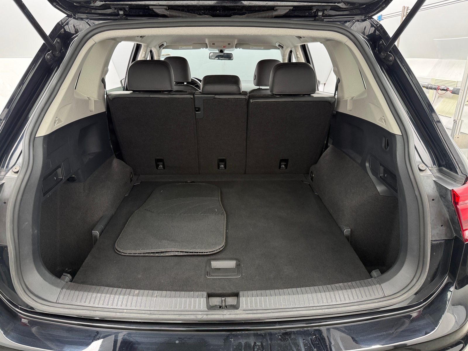 Thumbnail: 2021 Volkswagen Tiguan - 6