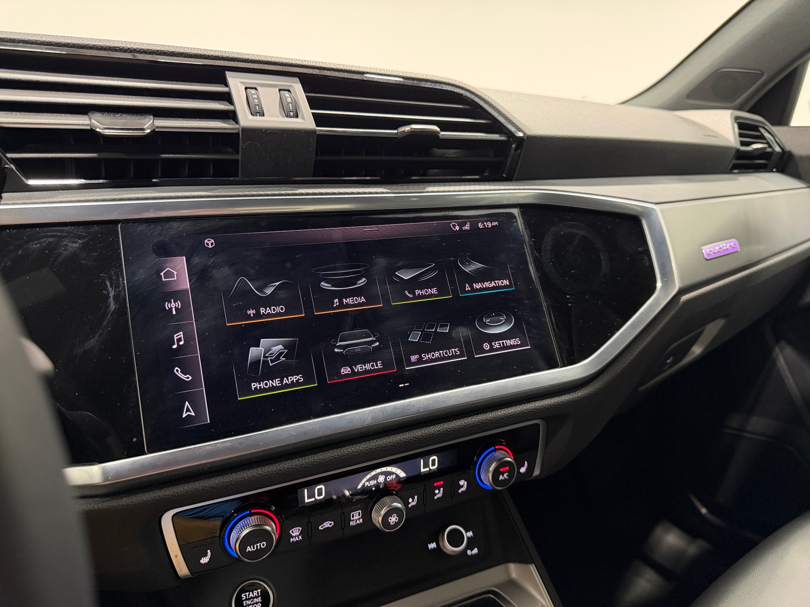 Thumbnail: 2021 Audi Q3 - 3