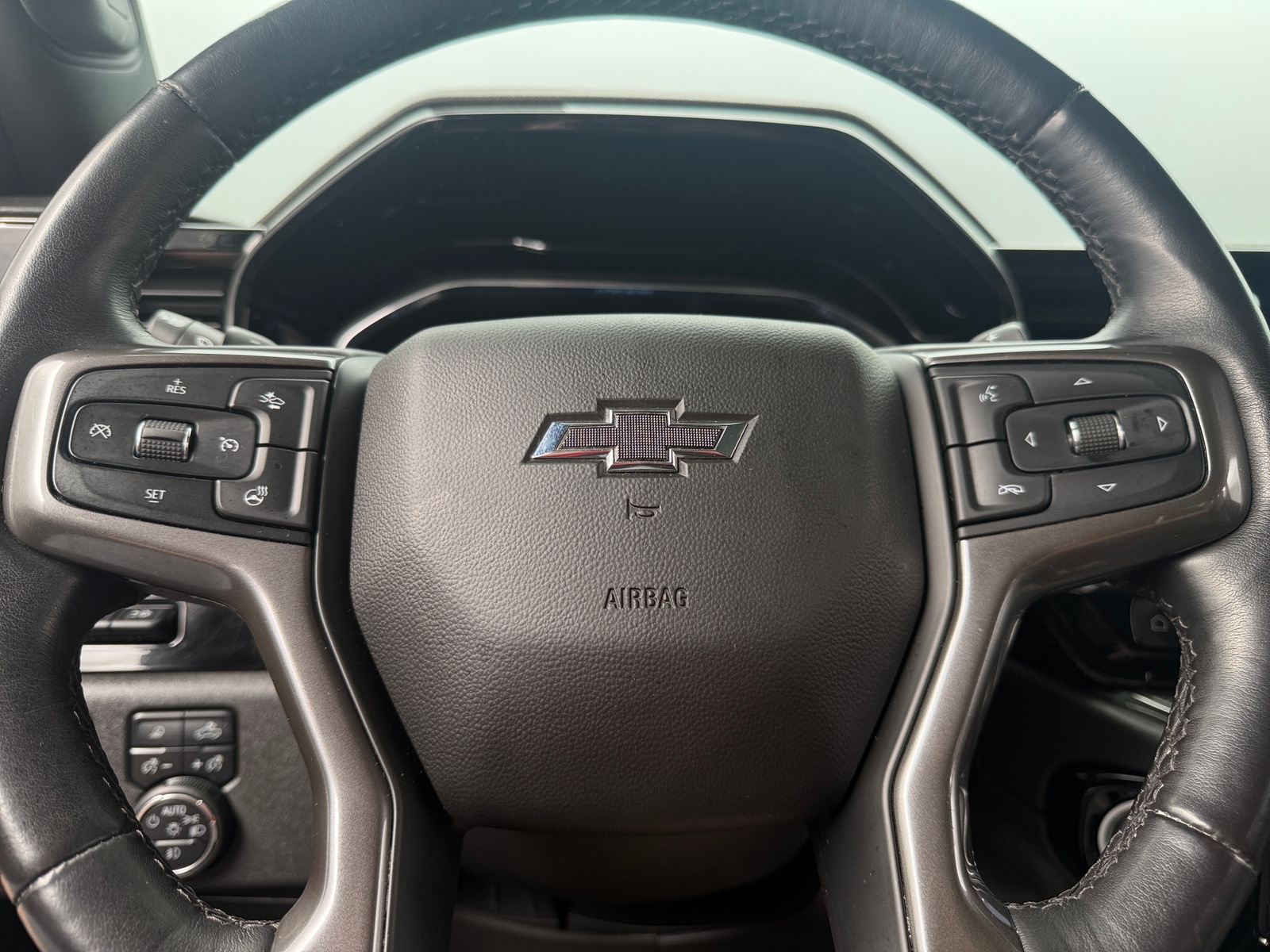 Thumbnail: 2022 Chevrolet Silverado 1500 - 4