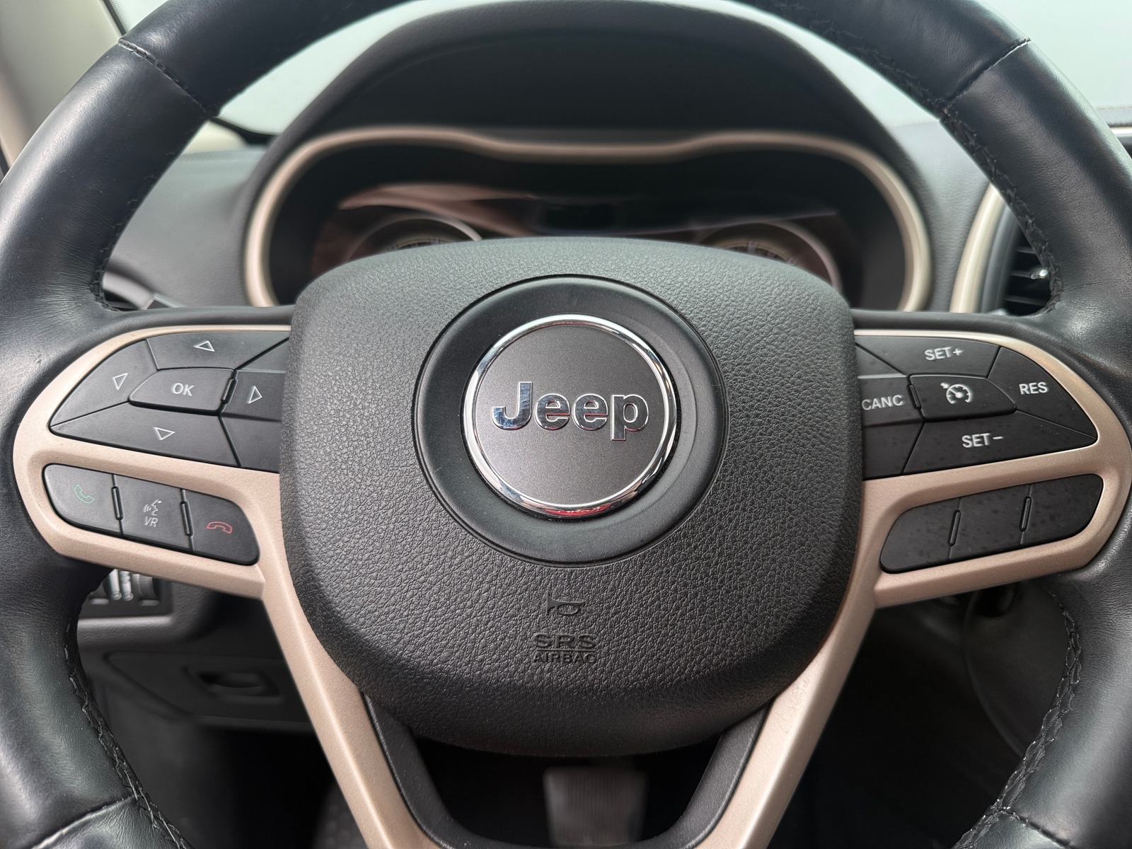Thumbnail: 2017 Jeep Cherokee - 4
