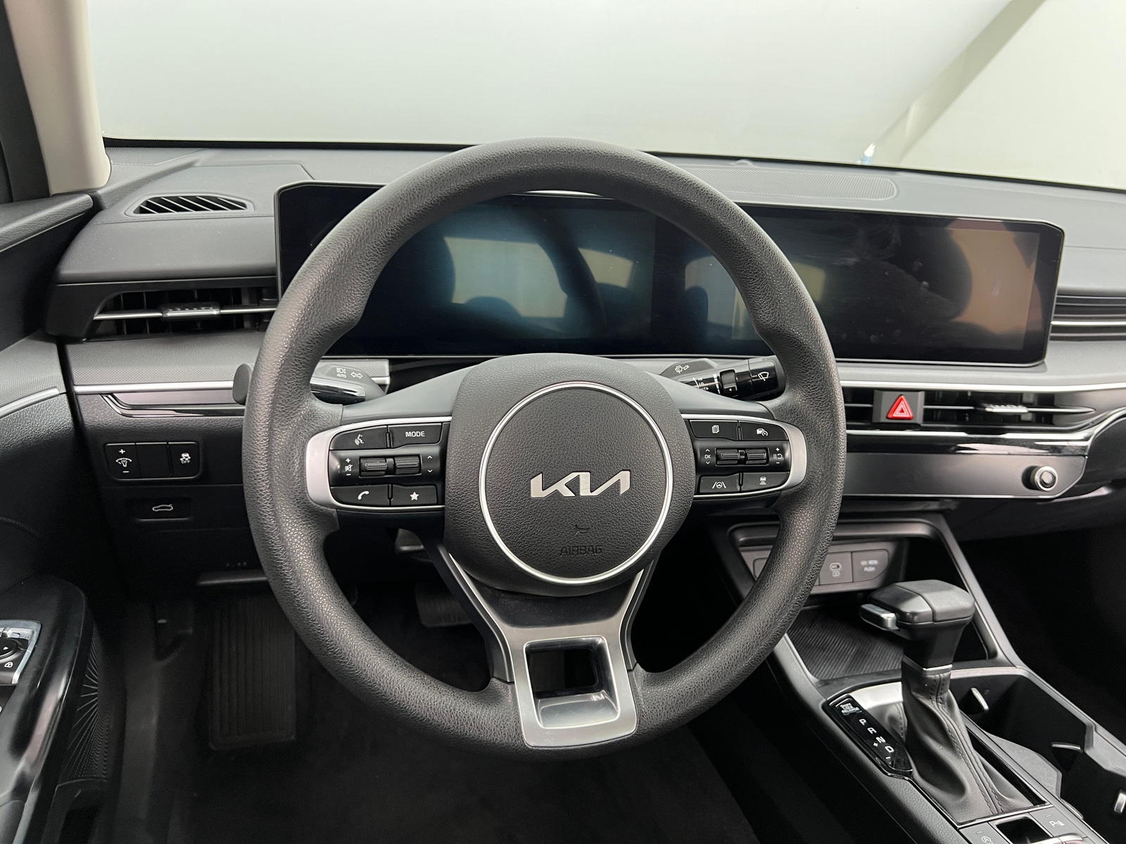 Thumbnail: 2025 Kia K5 - 5