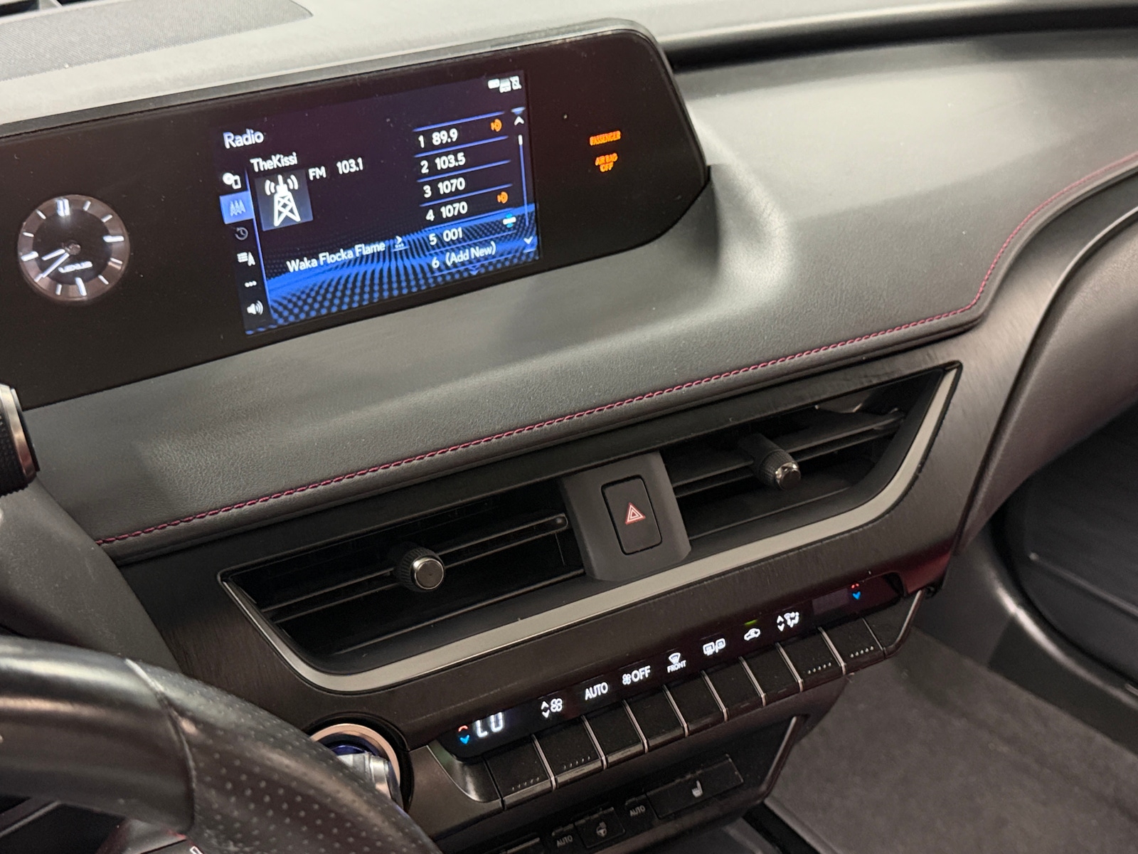 Thumbnail: 2019 Lexus UX - 4