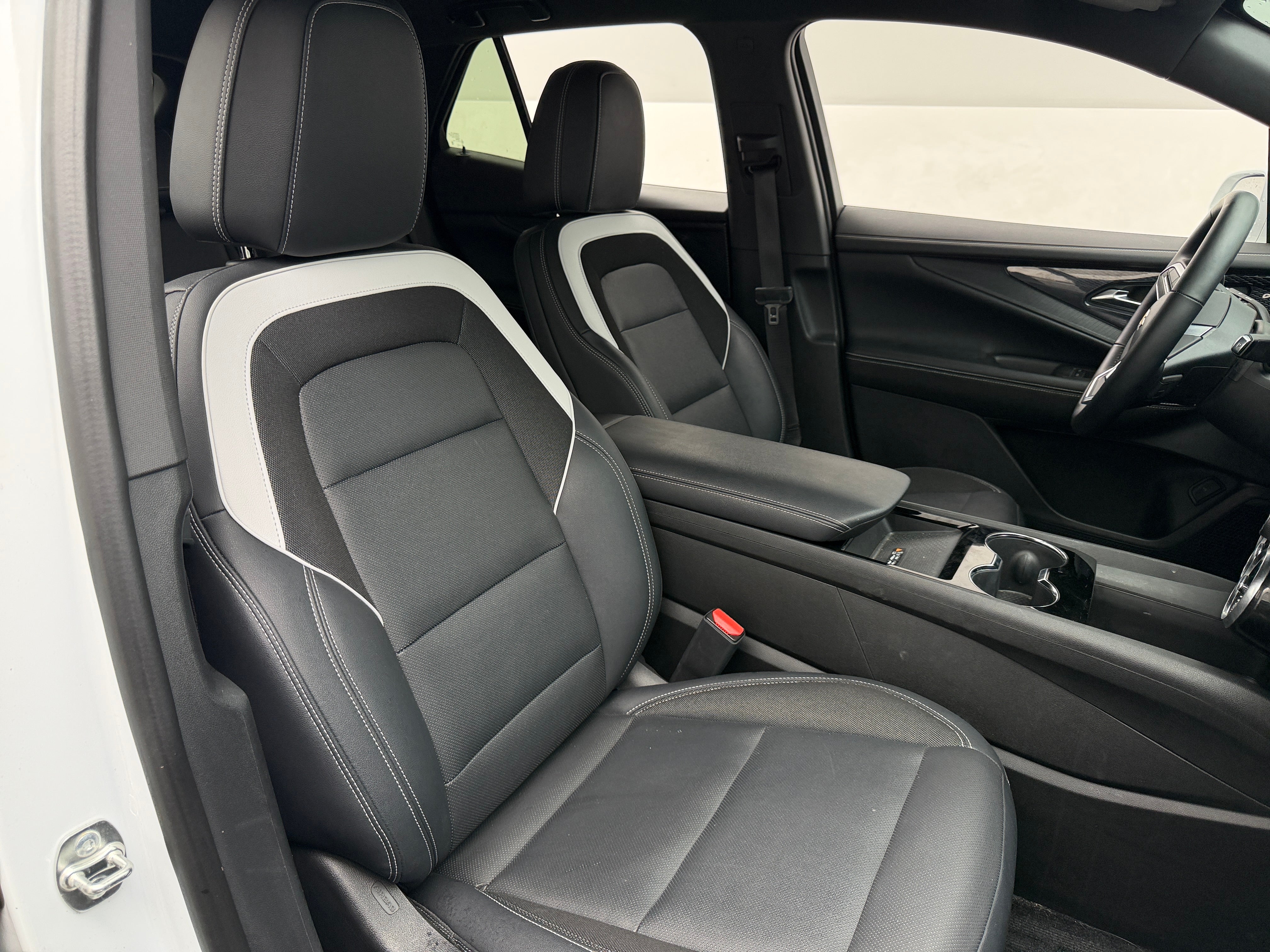 Used 2024 Chevrolet Blazer EV LT with VIN 3GNKDBRJ7RS202660 for sale in Oak Creek, WI