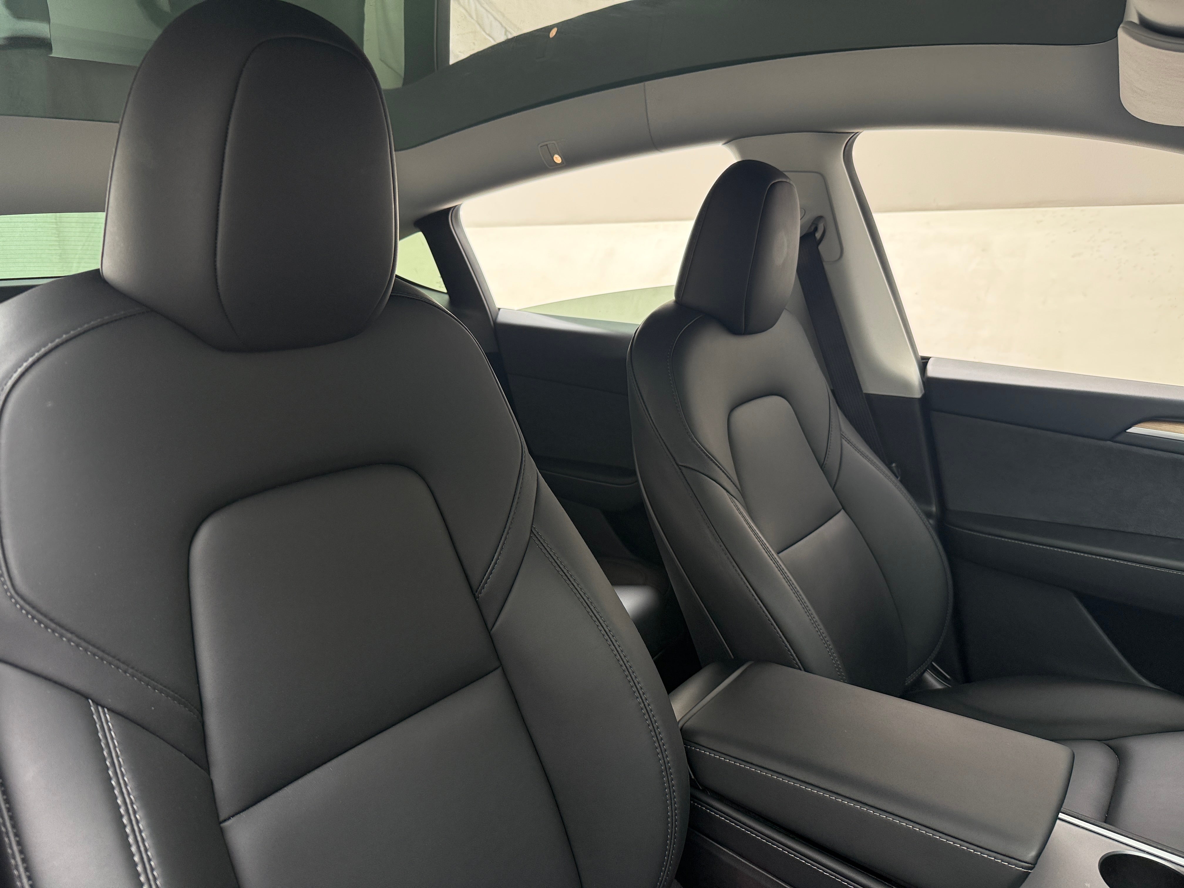 2024 Tesla Model Y Long Range - Photo 3