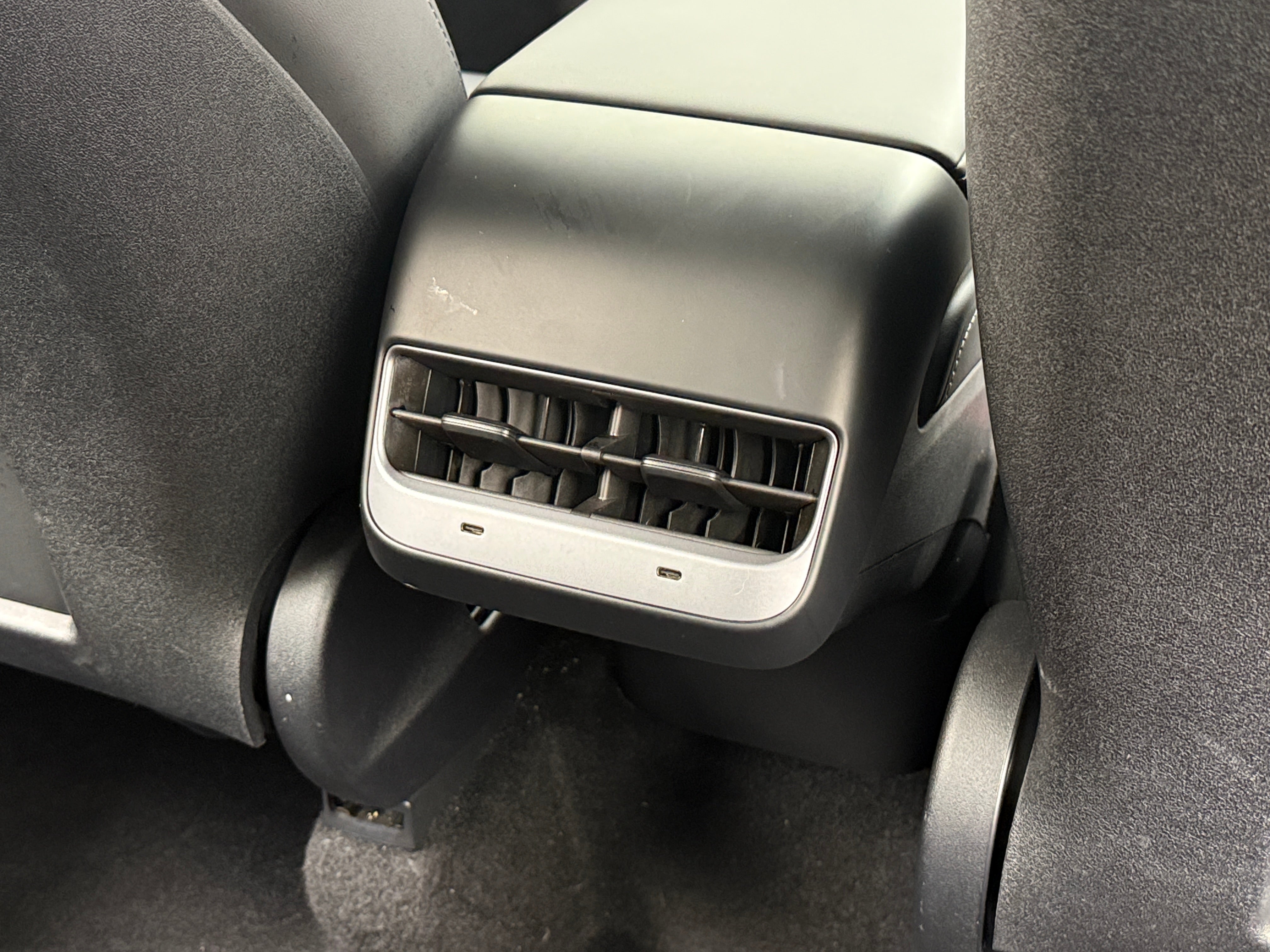 2024 Tesla Model Y Long Range - Photo 5