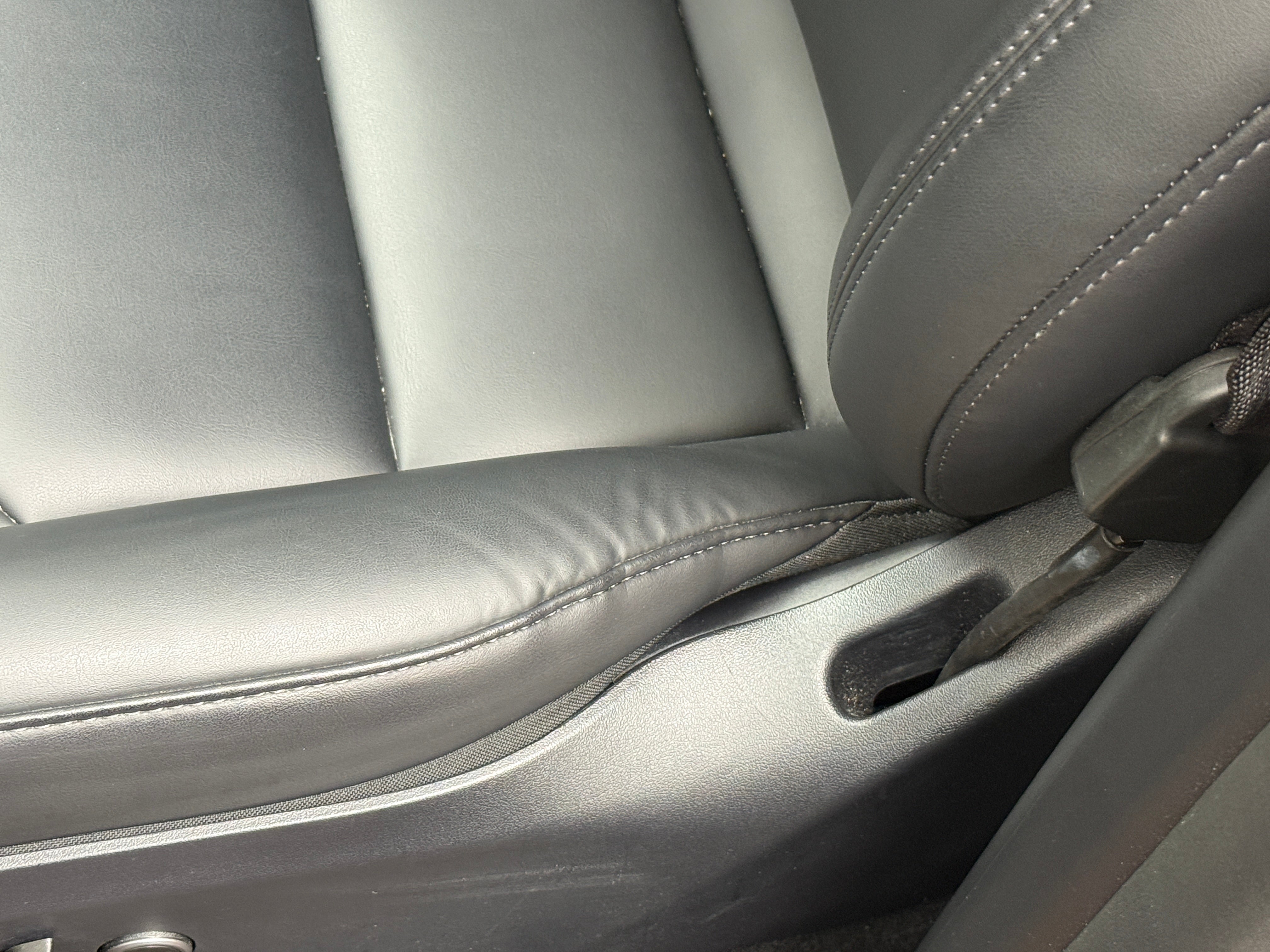2024 Tesla Model Y Long Range - Photo 24