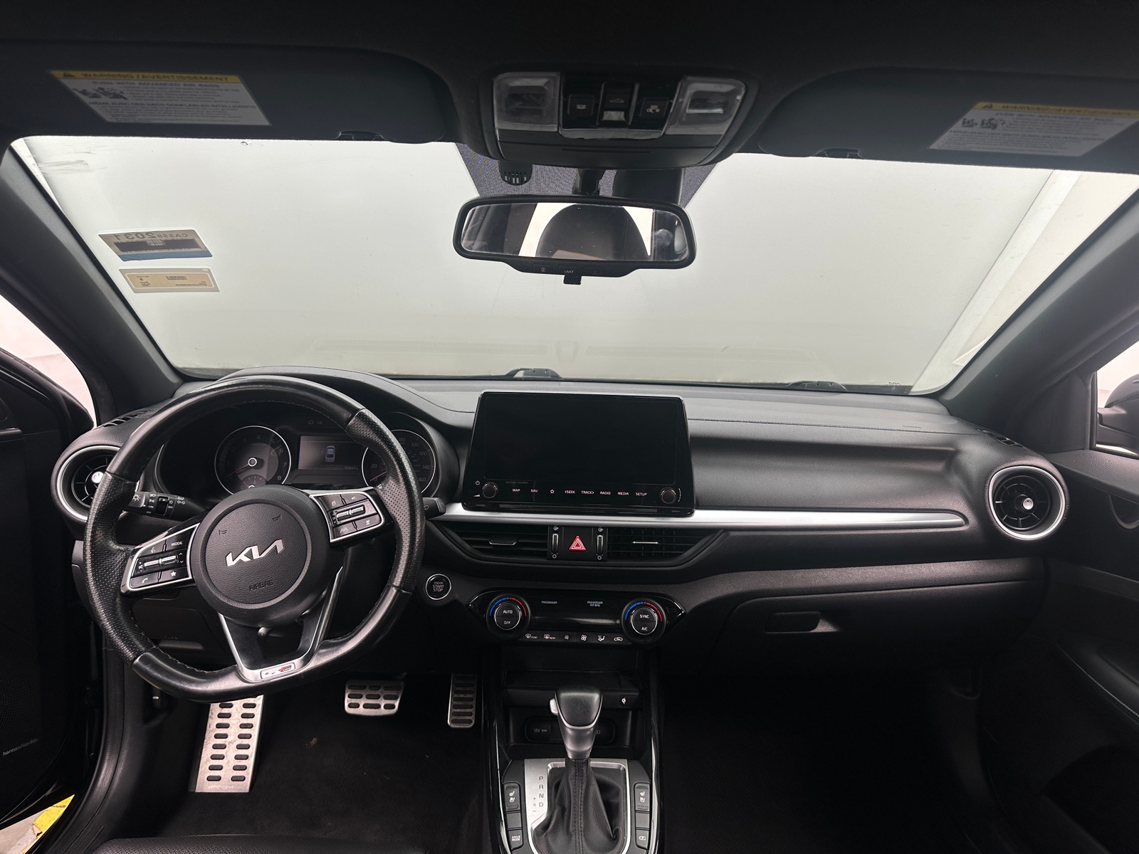 Thumbnail: 2022 Kia Forte - 3