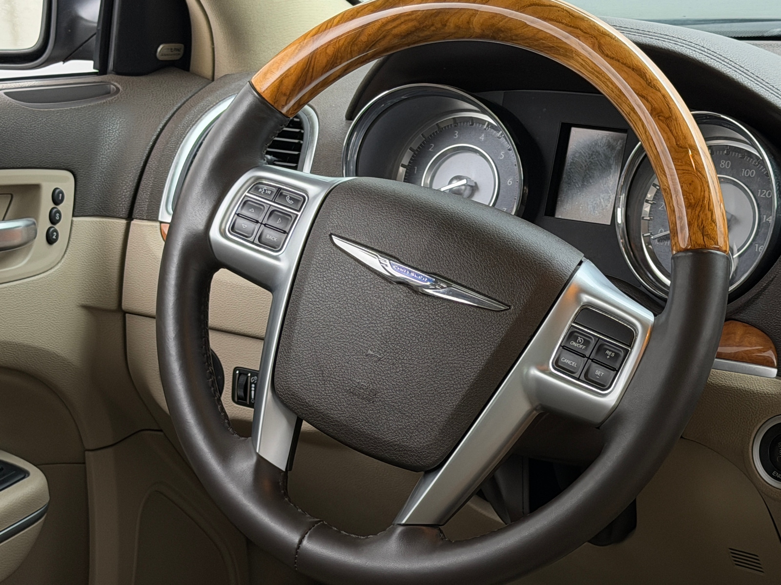 Thumbnail: 2013 Chrysler 300 - 4