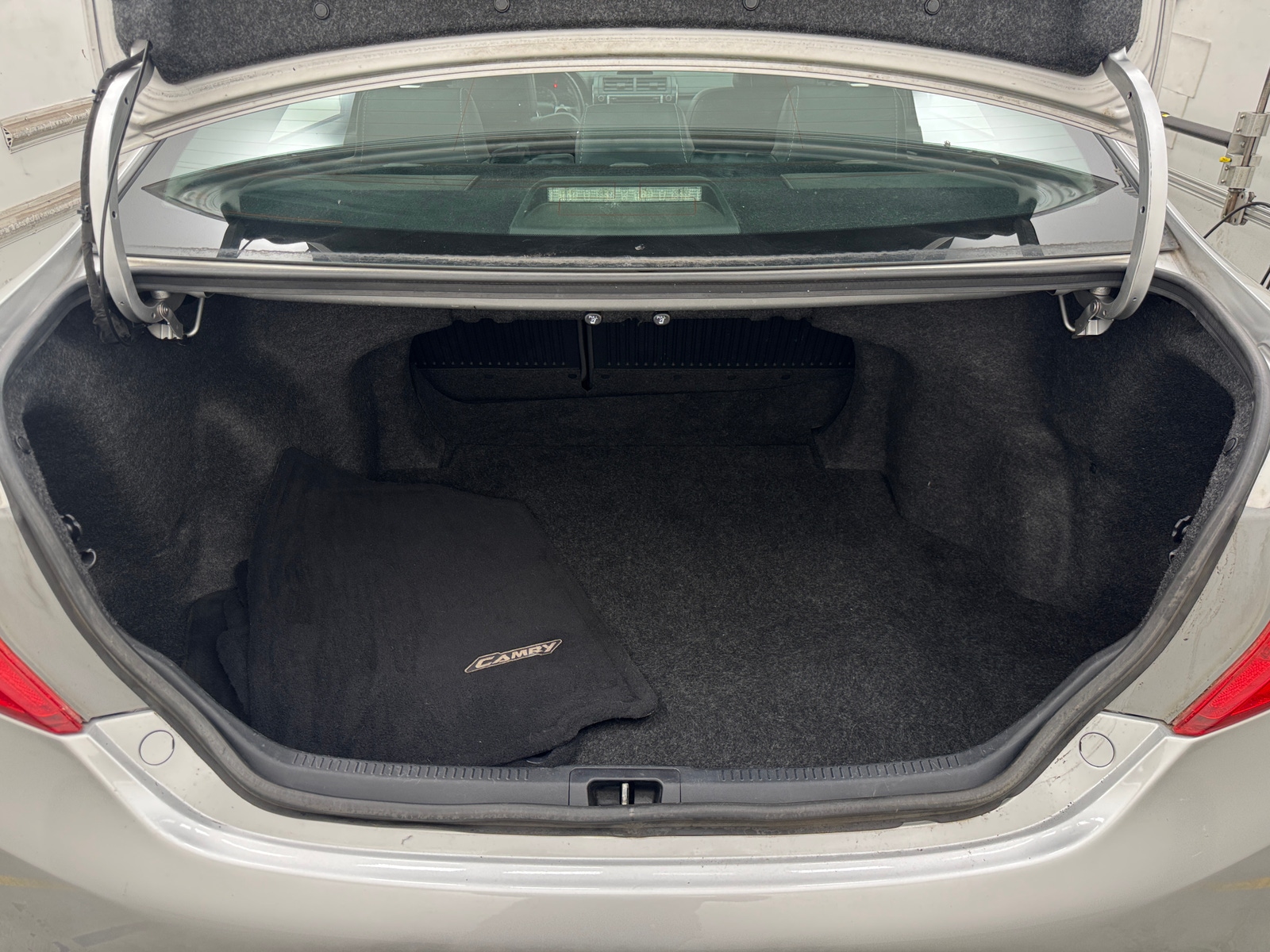 Thumbnail: 2014 Toyota Camry - 7