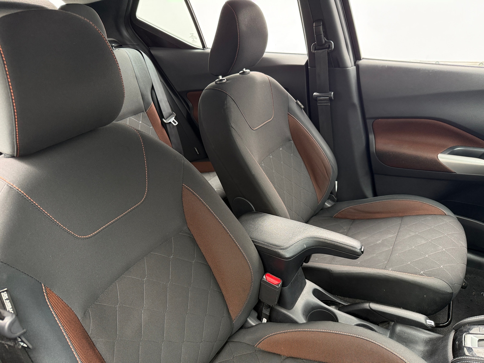 Thumbnail: 2020 Nissan Kicks - 2