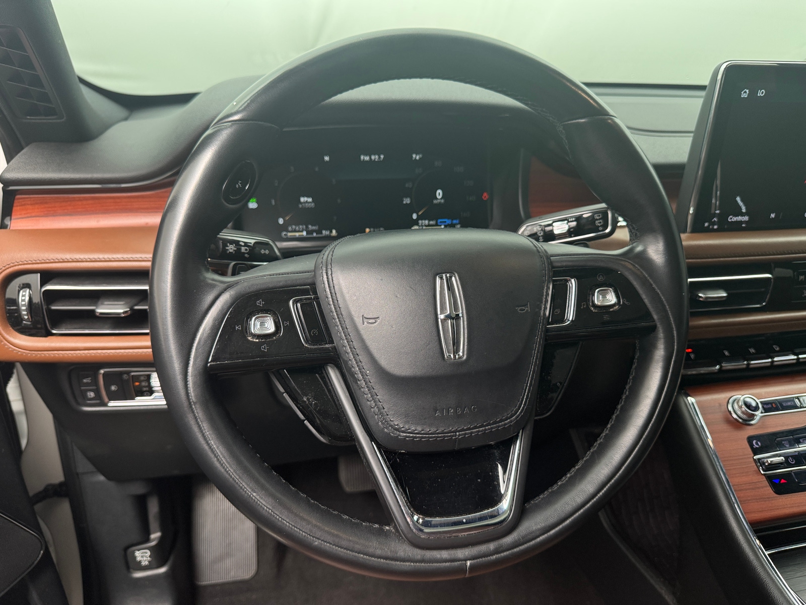 Thumbnail: 2020 Lincoln Aviator - 4