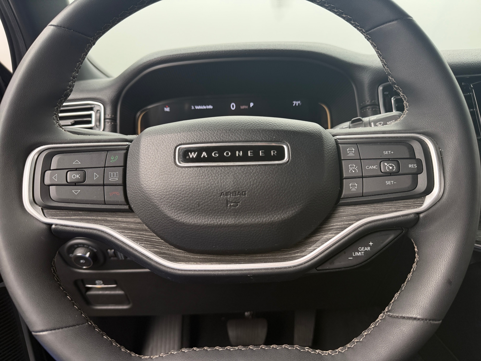 Thumbnail: 2024 Jeep Wagoneer - 4